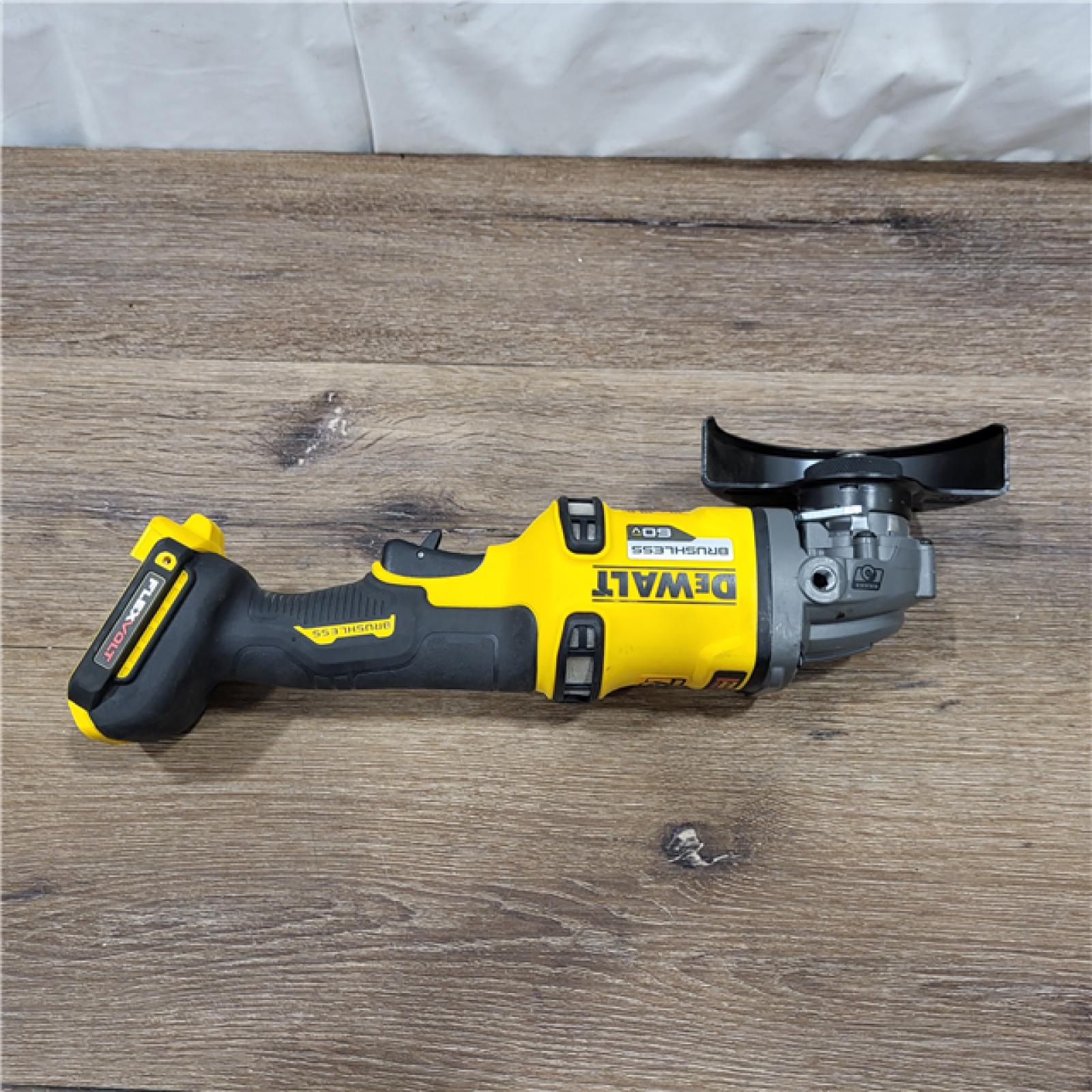 AS-IS DeWalt FLEXVOLT 60V MAX Cordless Grinder  4.5 - 6   9000 RPM  1 EA (115-DCG418B)