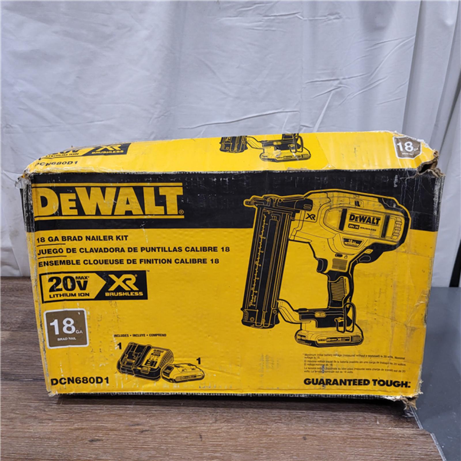 AS-IS DEWALT 20V MAX XR 18 Gauge Brad Nailer Kit