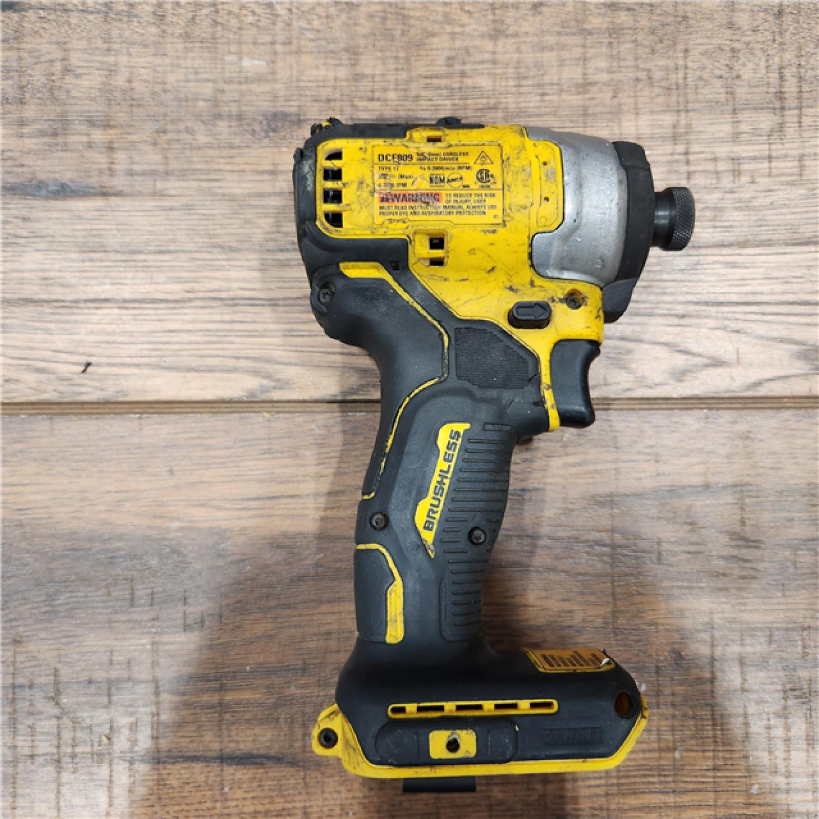 AS-IS DEWALT ATOMIC 20V MAX* Brushless Cordless Compact 1/4 in. Impact Driver Kit