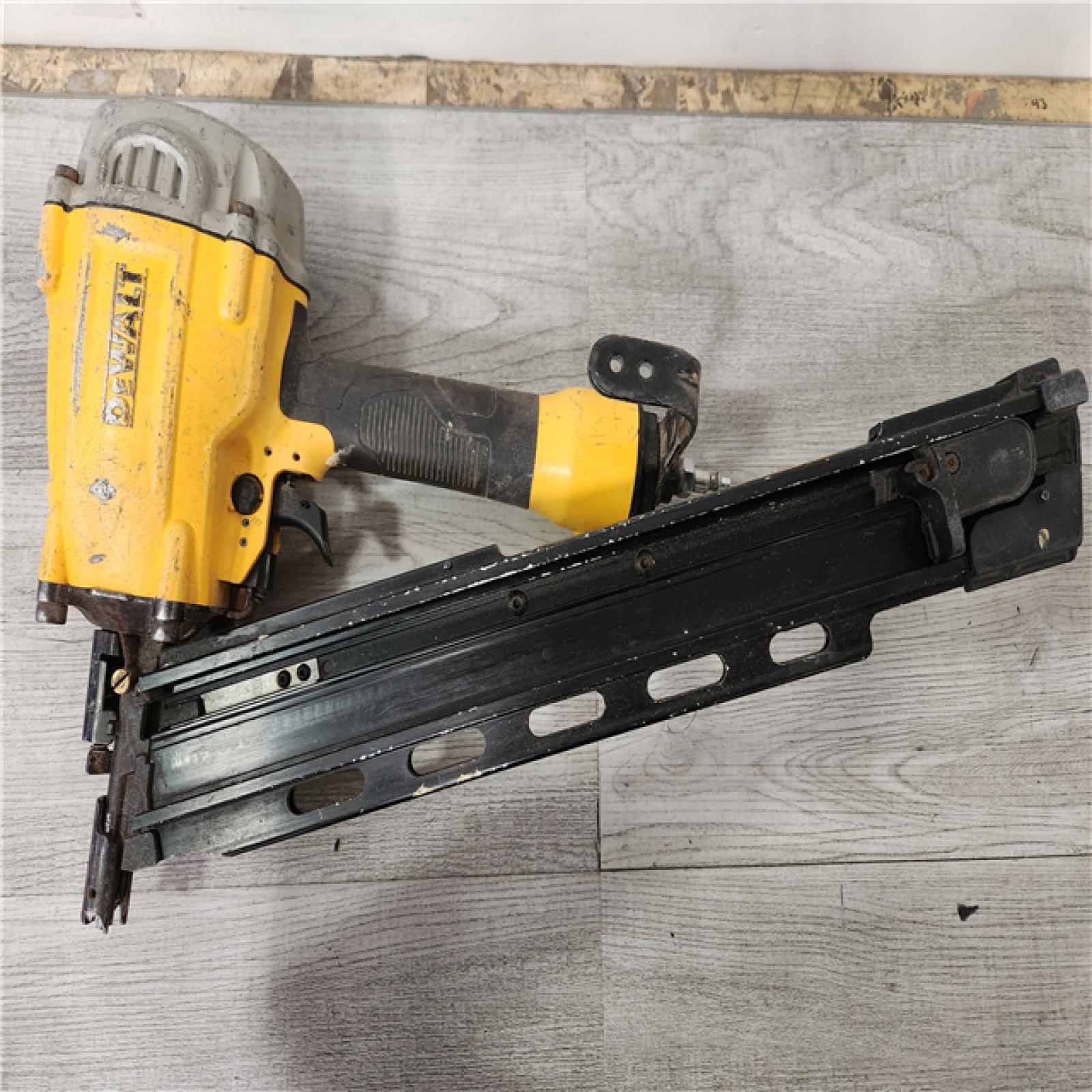 Phoenix Location DEWALT Pneumatic 21-Degree Collated Corded Framing Nailer