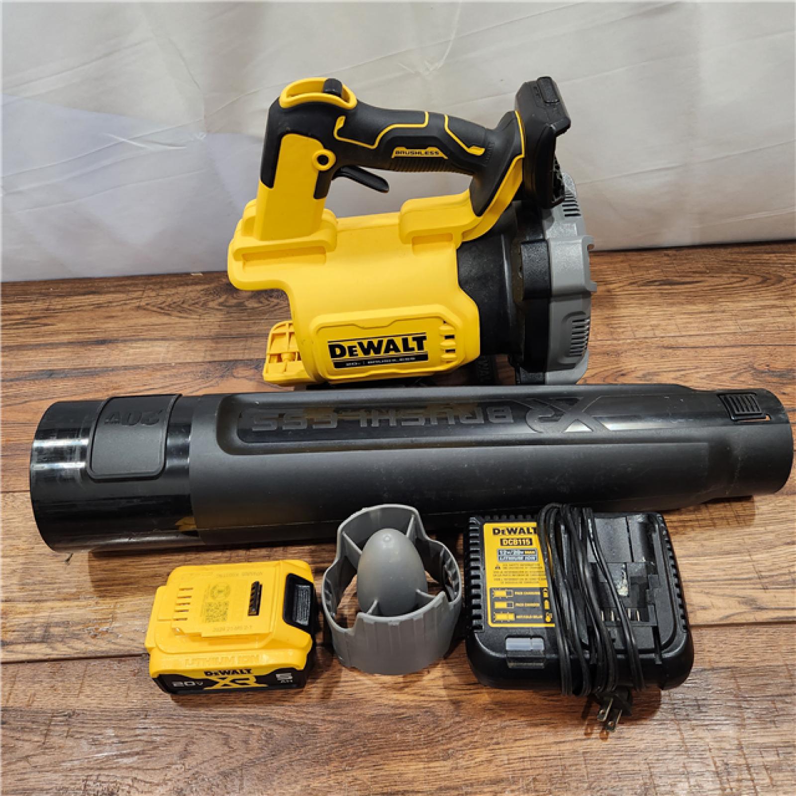 AS-IS DEWALT 20-Volt MAX Lithium-Ion Cordless Brushless Axial Blower Kit