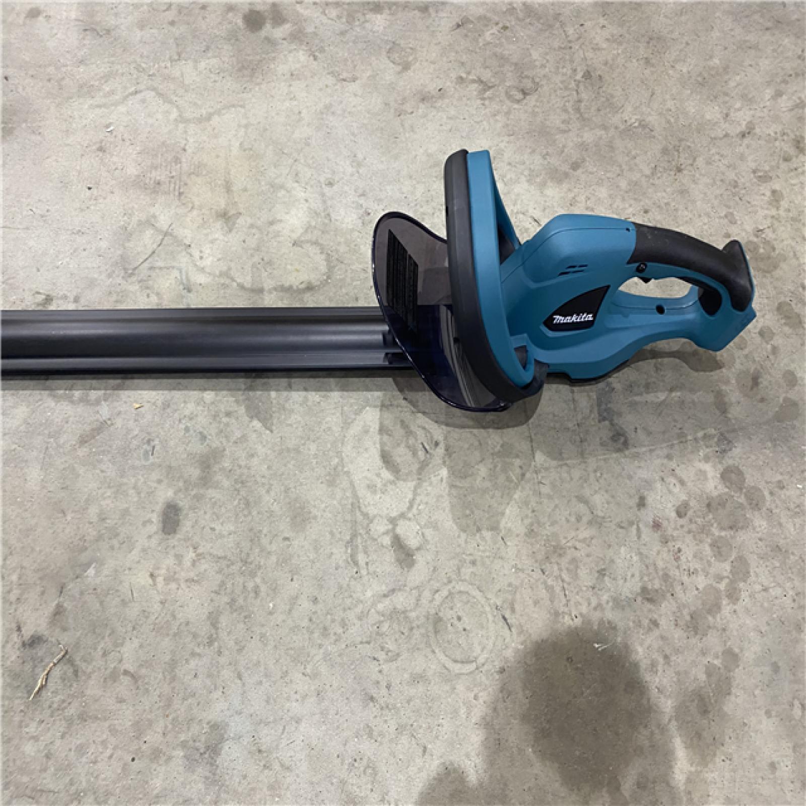 Houston location AS-IS Makita XHU02Z 18V LXT? Lithium-Ion Cordless 22  Hedge Trimmer  Tool Only