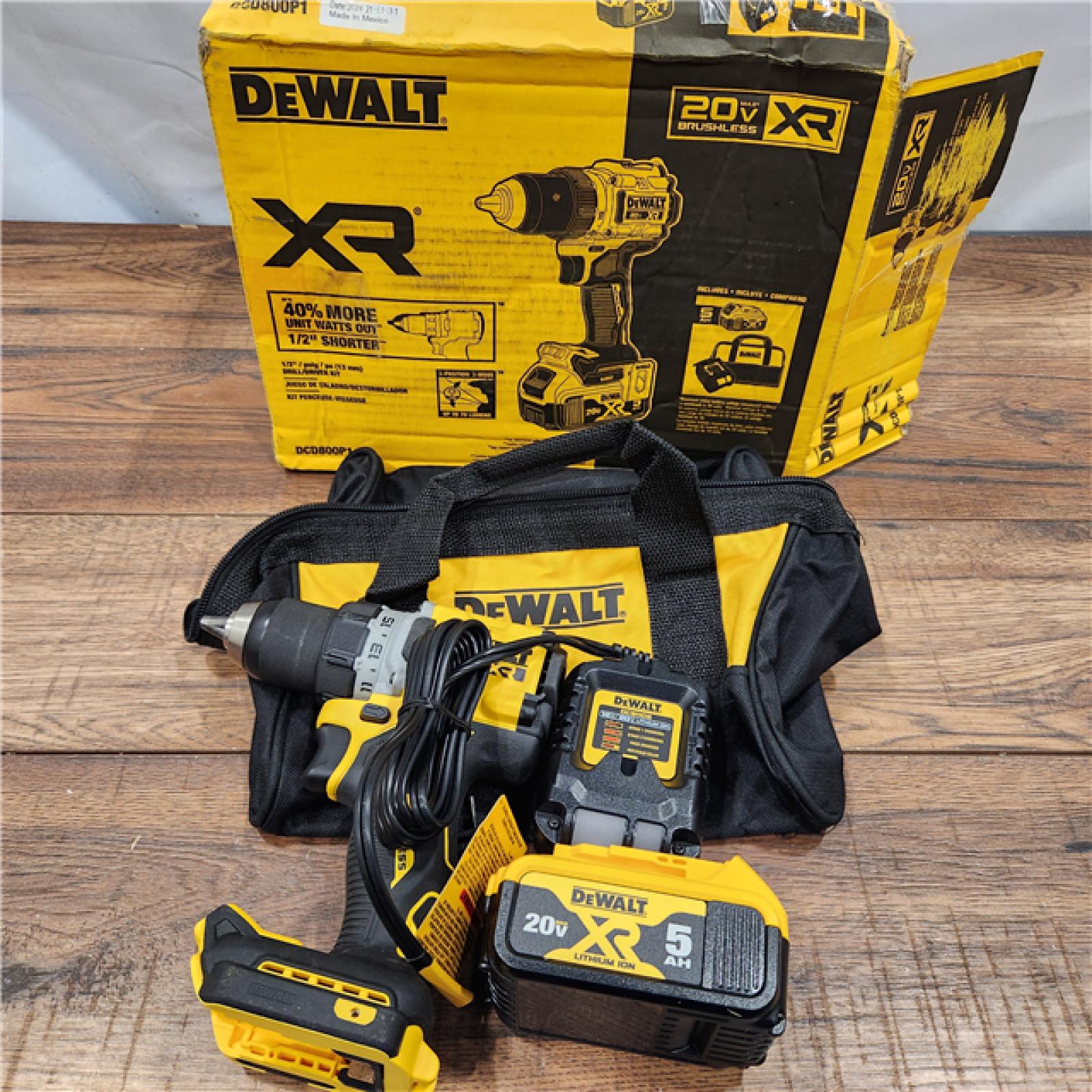 AS-IS DEWALT 20V MAX XR Brushless Cordless 1/2 Drill/Driver Kit