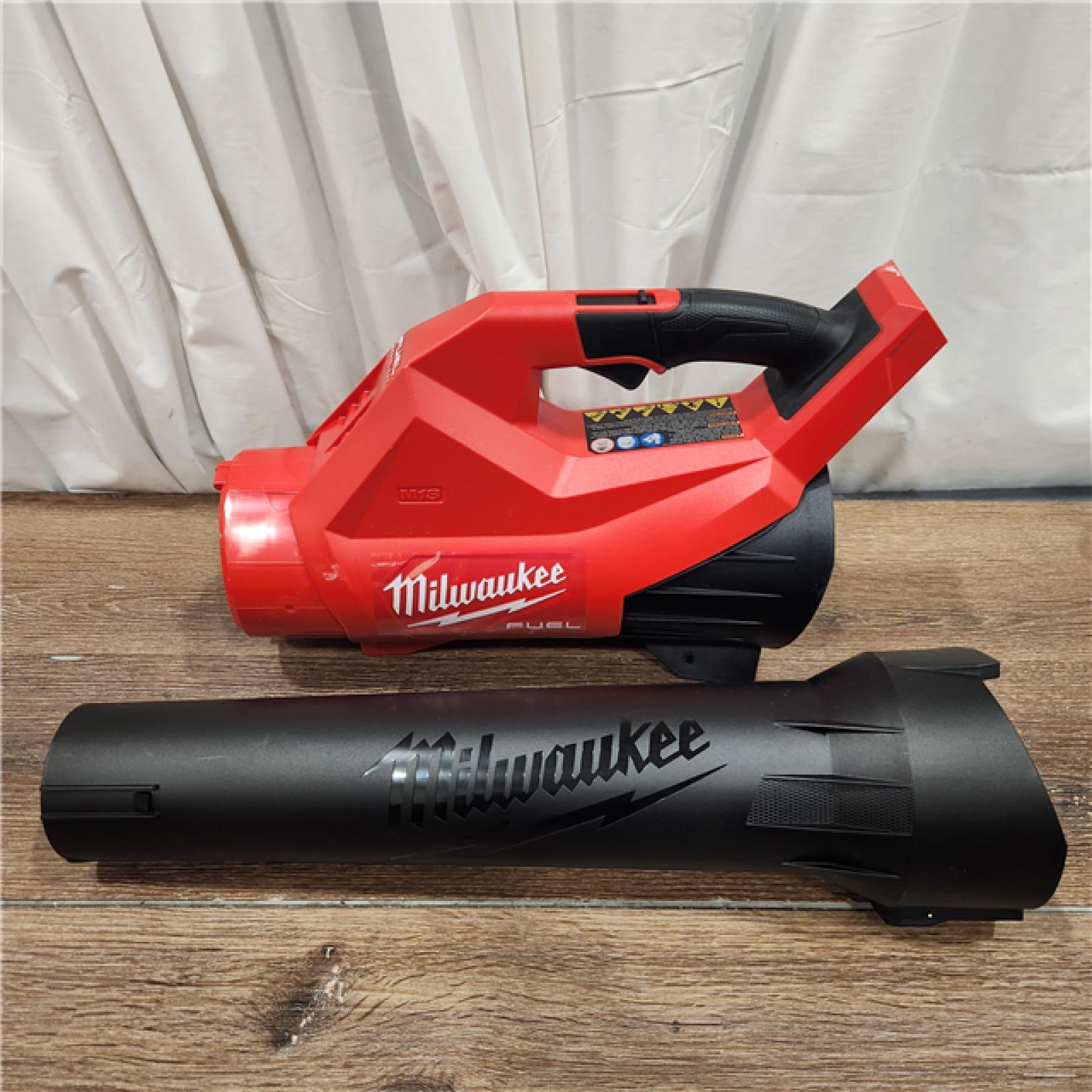 AS-IS M18 FUEL 120 MPH 500 CFM 18V Brushless Cordless Battery Powered Leaf Blower Kit W/12.0 Ah FORGE Battery & Rapid Charger