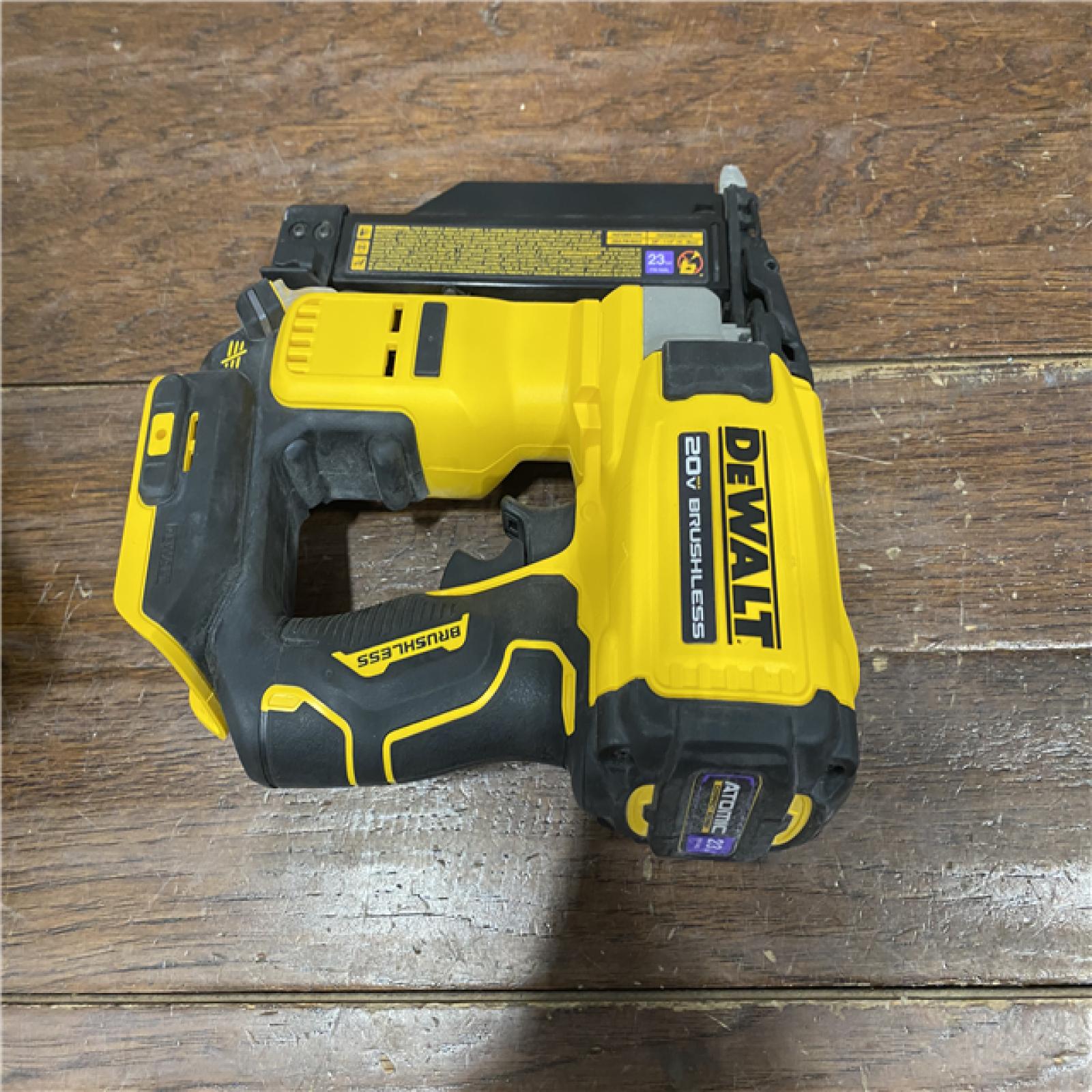 AS-ISDEWALT ATOMIC 20V MAX Lithium Ion Cordless 23 Gauge Pin Nailer Kit with 3.0Ah Battery and Charger