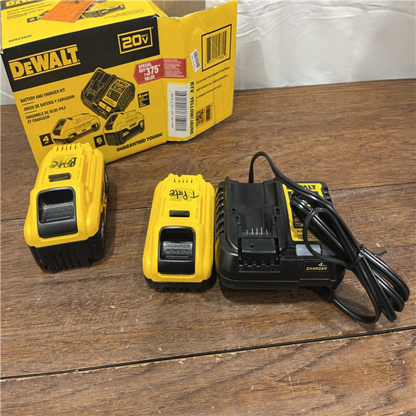 AS-ISDEWALT 20V MAX Lithium-Ion 6.0Ah and 4.0Ah Battery and Charger Starter Kit