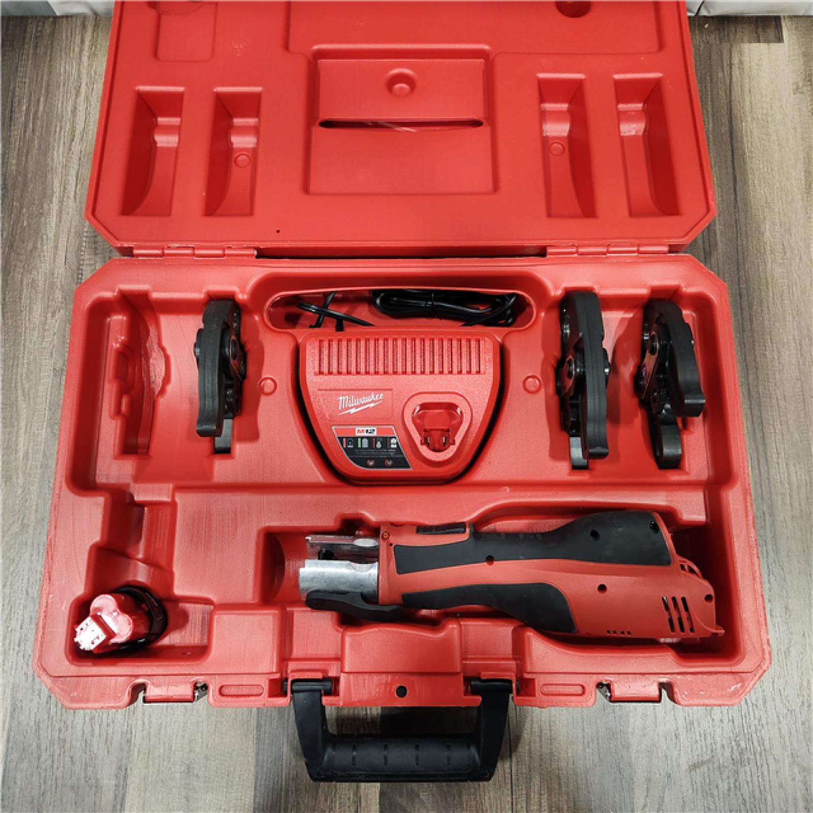 AS IS Milwaukee M12 Force Logic Press Tool 1/2 in. to 1 in. Kit