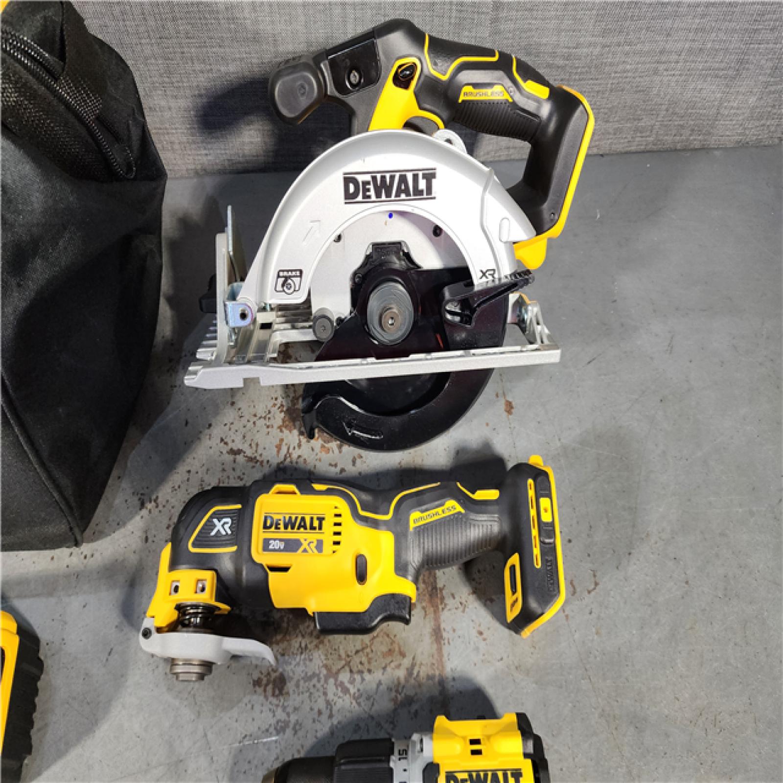 HOUSTON LOCATION - AS-IS DEWALT 20V 4-TOOL COMBO KIT