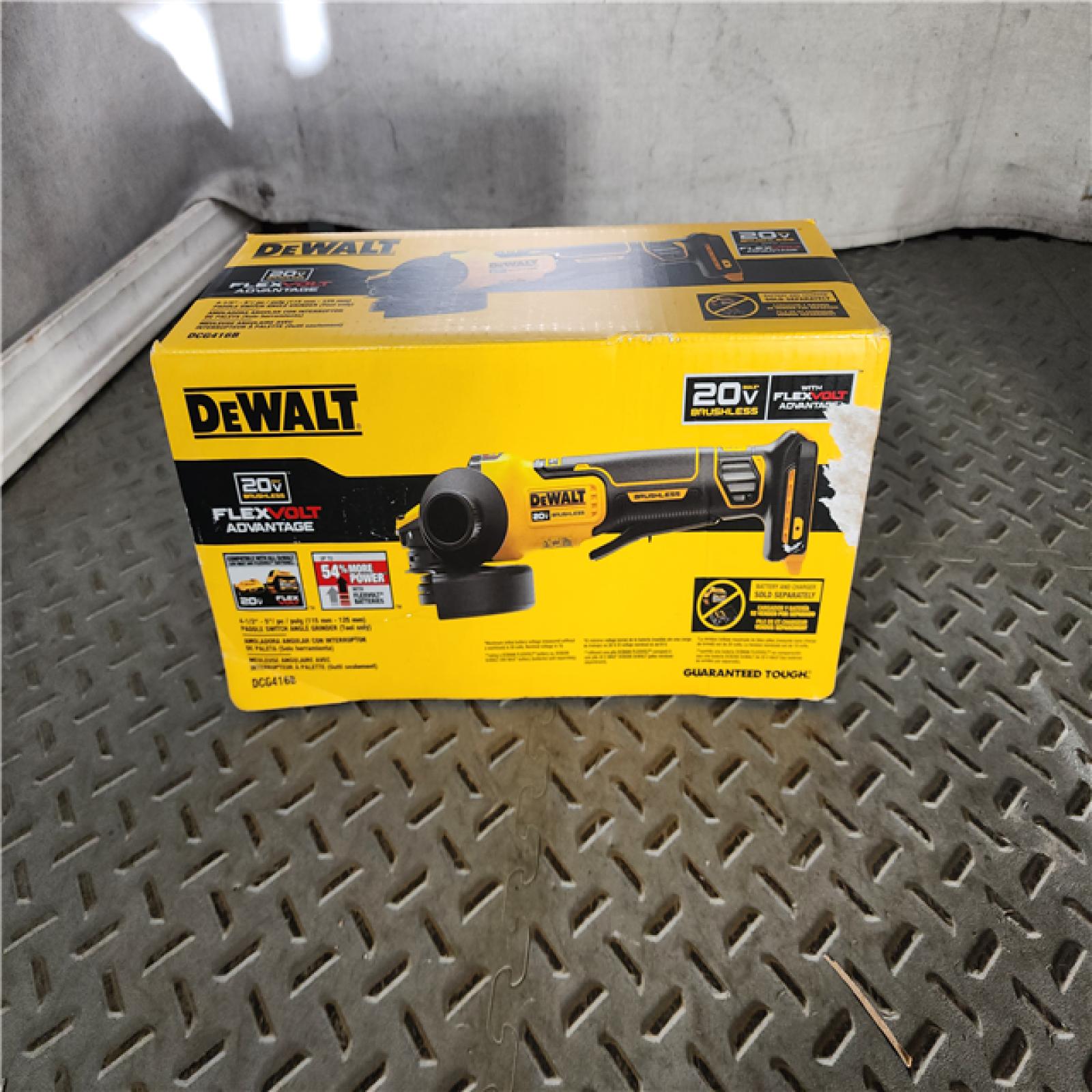 HOUSTON LOCATION - AS-IS (APPEARS LIKE NEW) 20V MAX Cordless Brushless 4.5 - 5 in. Paddle Switch Angle Grinder with FLEXVOLT ADVANTAGE (Tool Only)