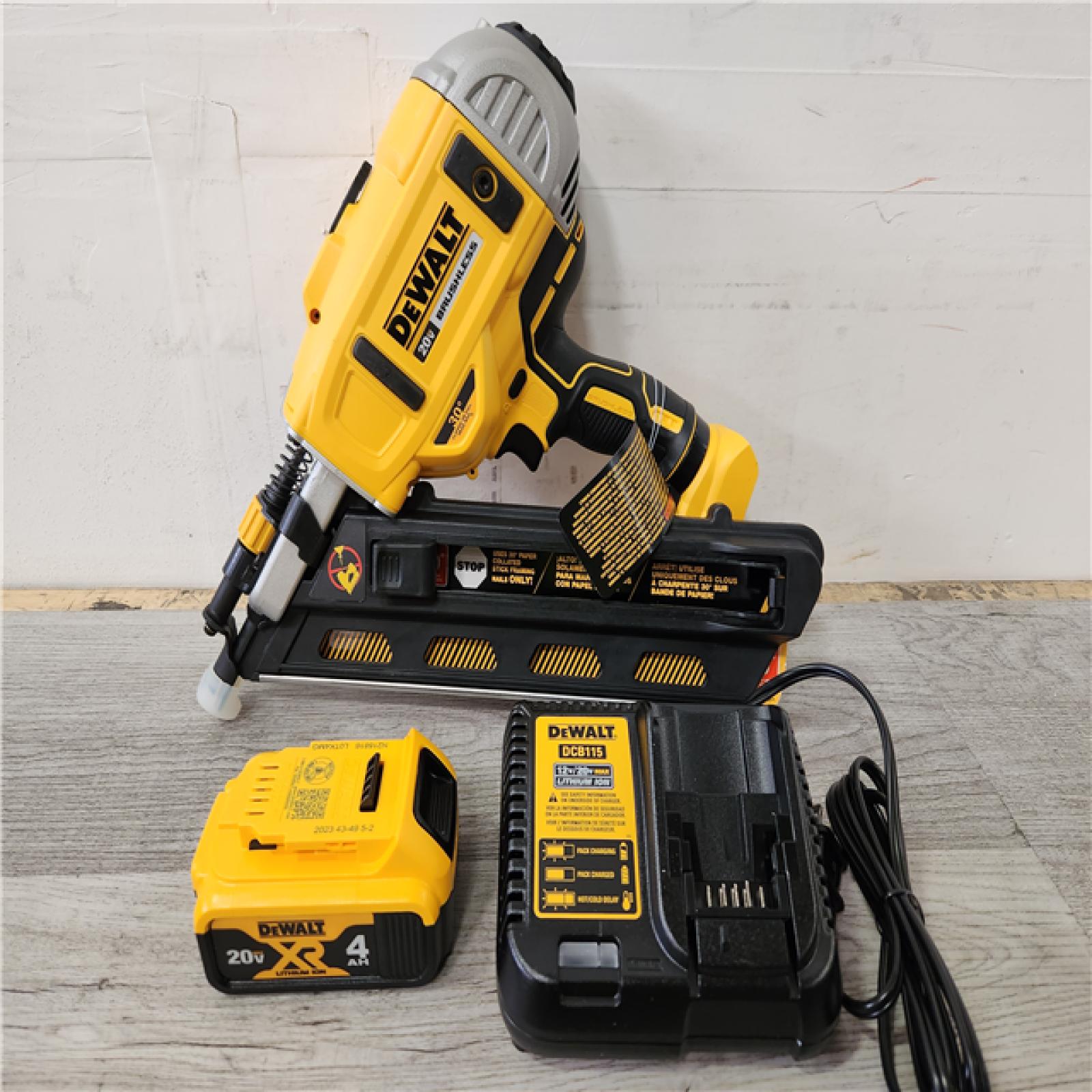 Phoenix Location DEWALT 20V MAX XR Lithium-Ion Cordless Brushless 2-Speed 30° Paper Collated Framing Nailer with 4.0Ah Battery and Charger