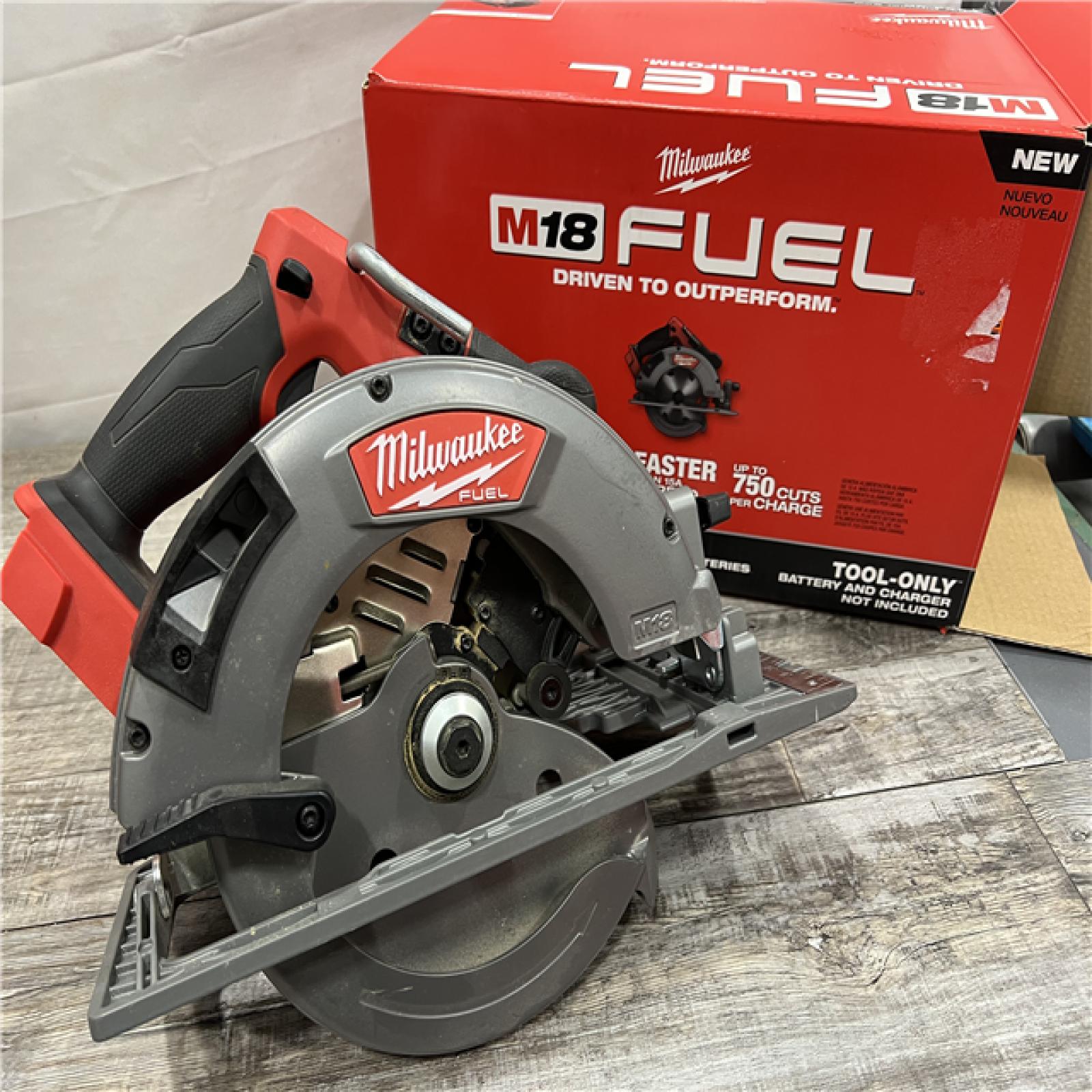 AS-IS MILWAUKEE M18 FUEL 18V Lithium-Ion Brushless Cordless 7-1/4 in. Circular Saw (Tool-Only)