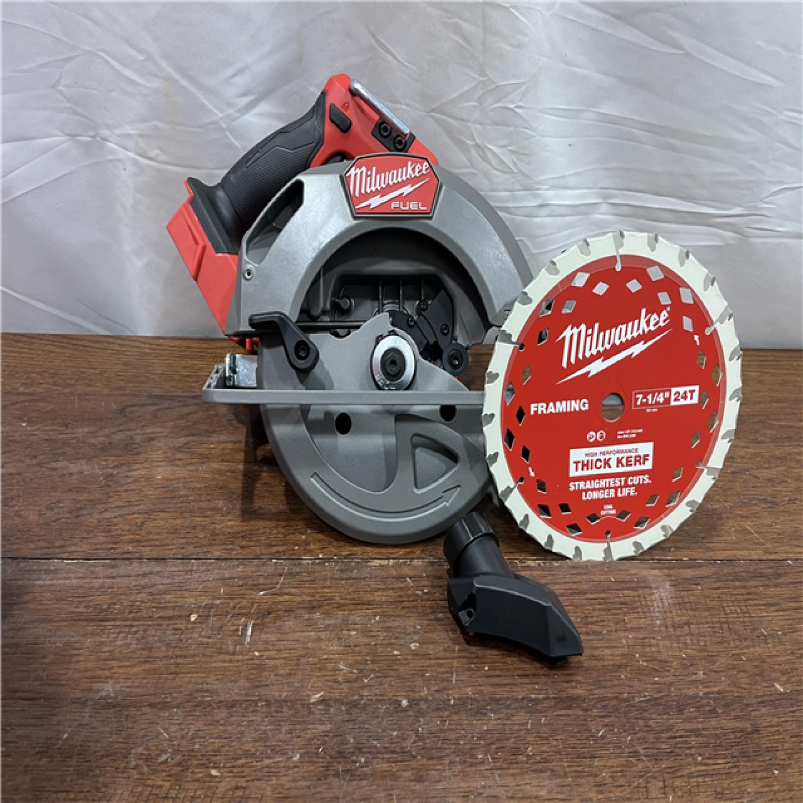 AS-ISMilwaukee M18 FUEL 18V Lithium-Ion Brushless Cordless 7-1/4 in. Circular Saw (Tool-Only)