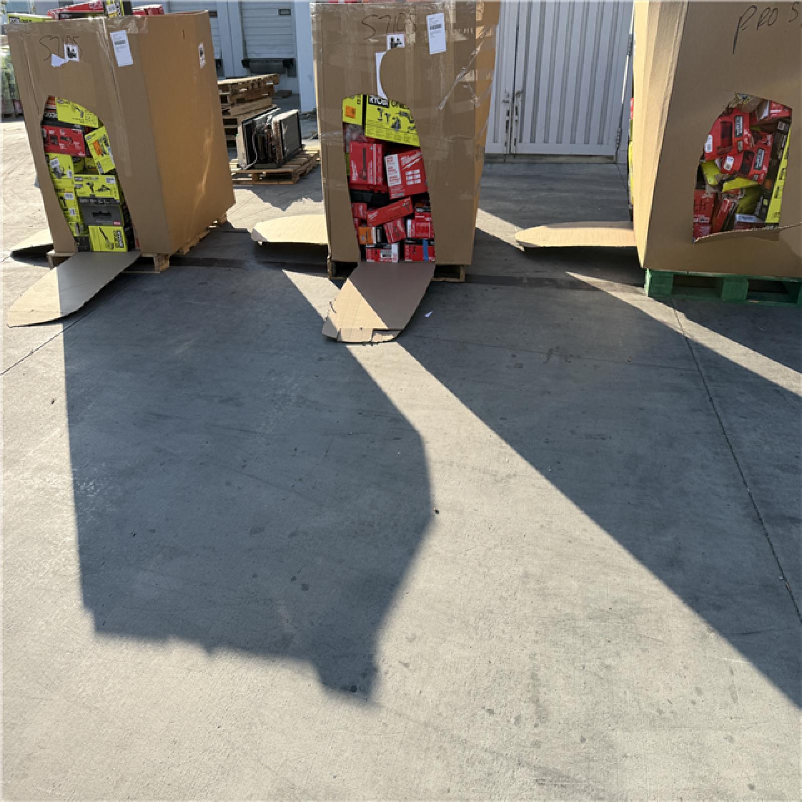 California AS-IS POWER TOOLS Partial Lot (3 Pallets) P-R057105