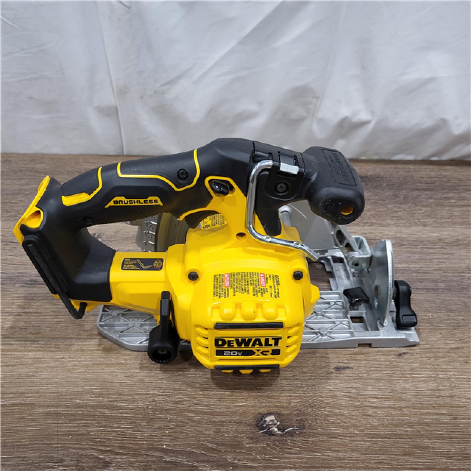 AS-IS DeWALT DCS565B 20V Max Brushless 6.5   Cordless Circular Saw