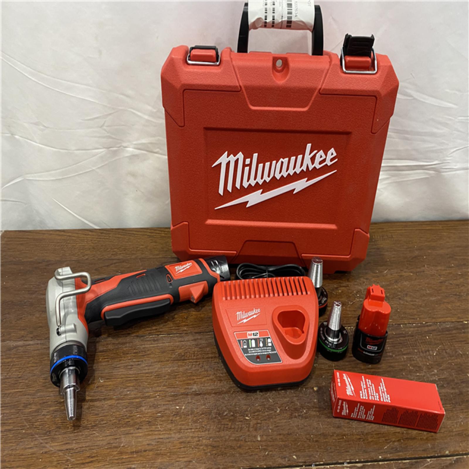 AS IS M12 12-Volt Lithium-Ion Cordless PEX Expansion Tool Kit with (2) 1.5 Ah Batteries, (3) Expansion Heads and Hard Case