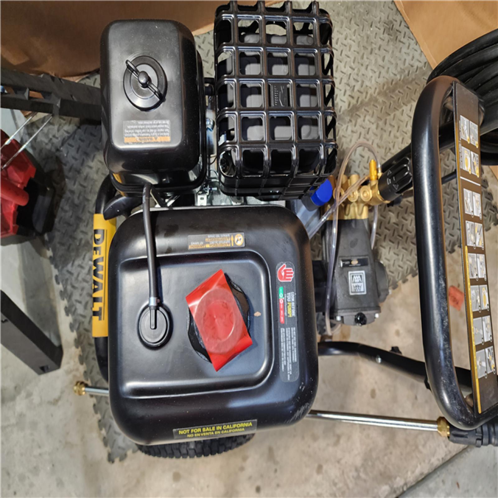 HOUSTON LOCATION - AS-IS (APPEARS LIKE NEW) DEWALT 4400 PSI 4.0 GPM Cold Water Gas Pressure Washer