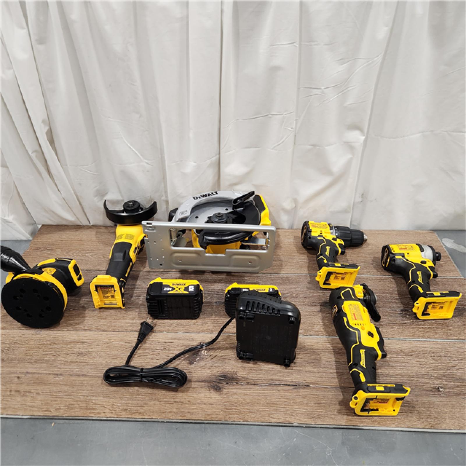 AS IS Dewalt 20-Volt MAX ToughSystem Lithium-Ion 6-Tool Cordless Combo Kit