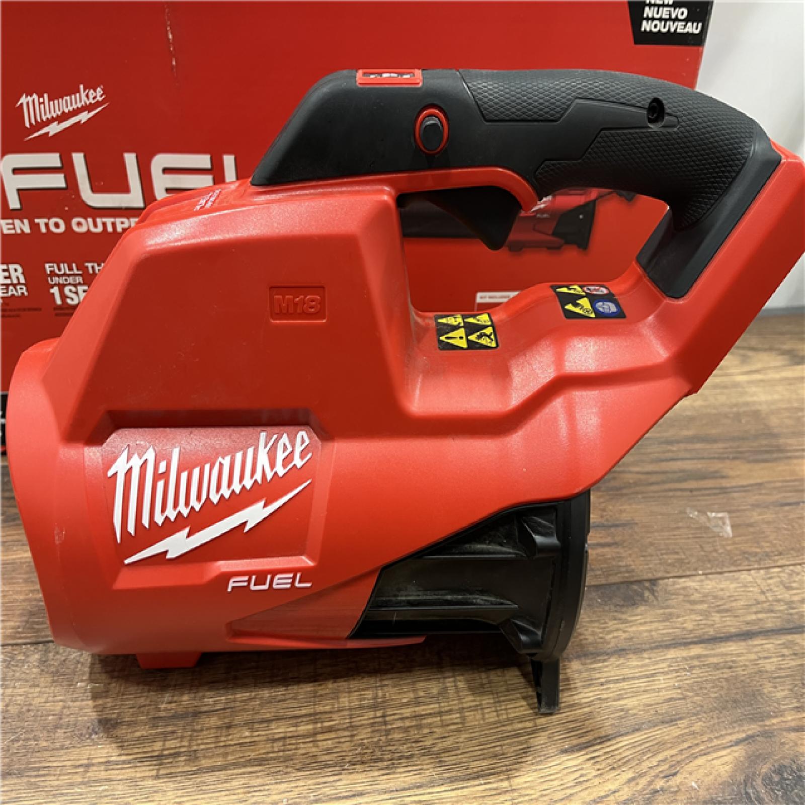 AS-IS Milwaukee M18 FUEL 120 MPH 450 CFM 18V Lithium-Ion Brushless Cordless Handheld Blower Kit with 8.0 Ah Battery, Rapid Charger