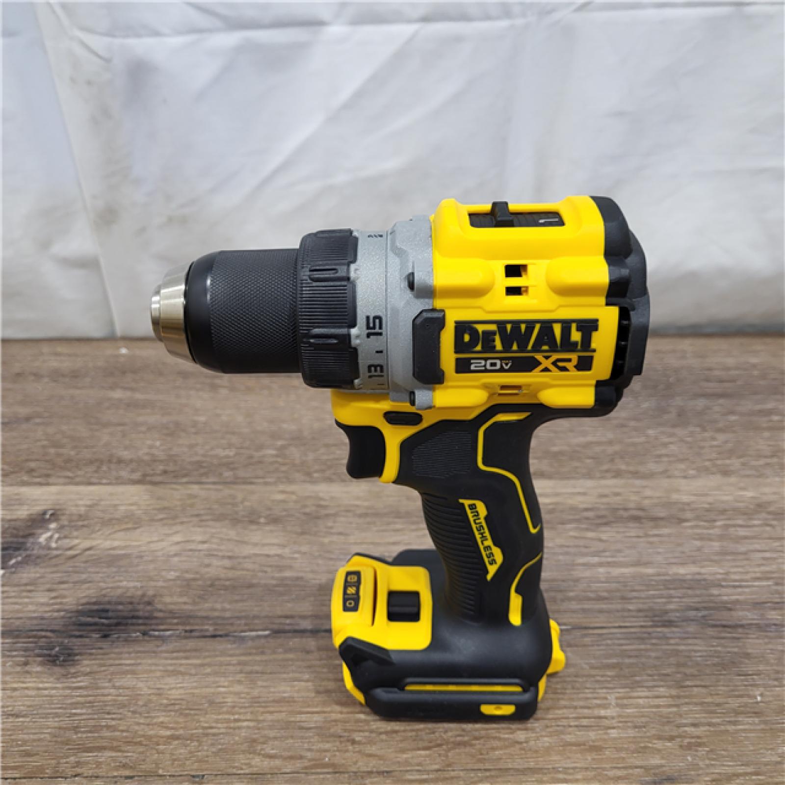 AS-IS DEWALT 20V MAX XR Brushless Cordless 1/2 Drill/Driver Kit