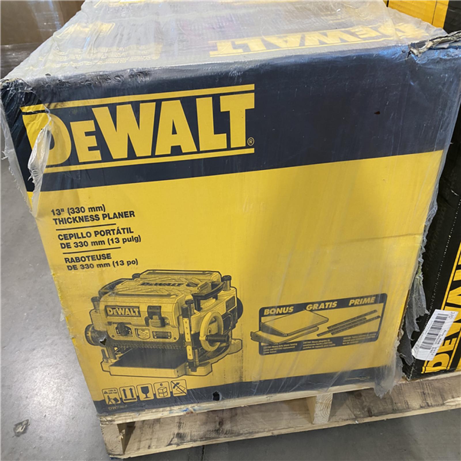 AS-ISDEWALT 13 2 Speed 3-Knife Thickness Planer