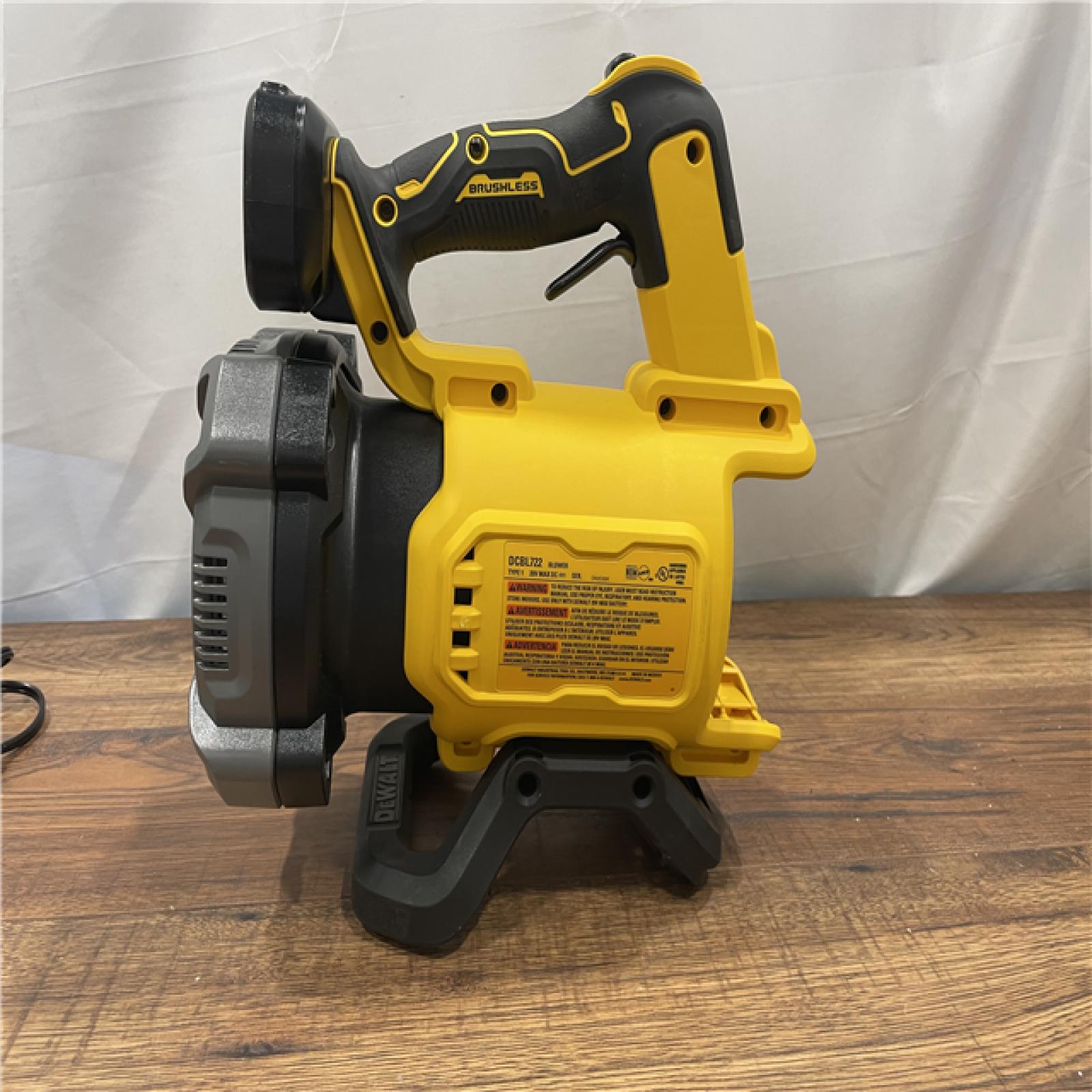 AS-IS DEWALT 20V MAX* XR Brushless Cordless Handheld Blower Kit