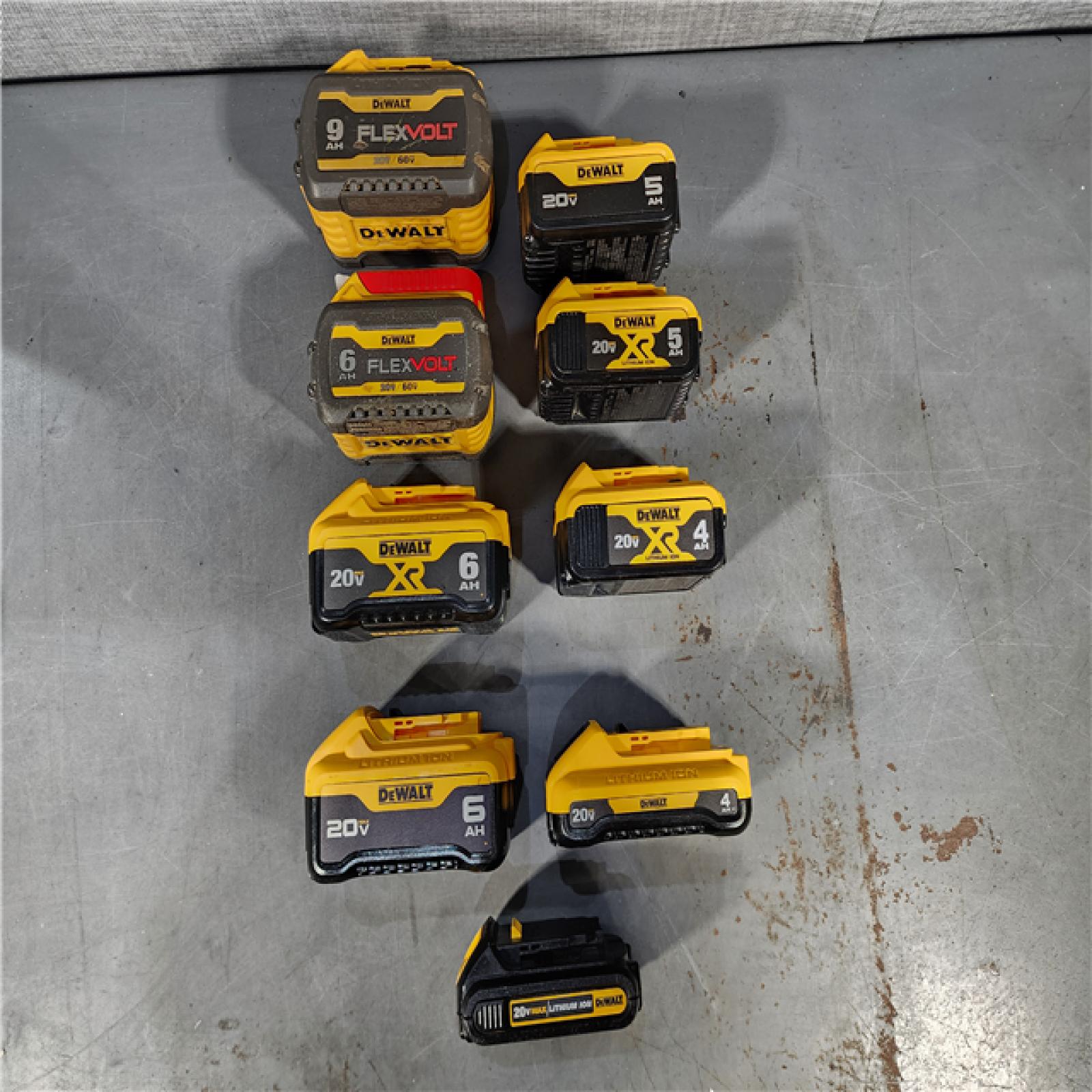 HOUSTON LOCATION - AS-IS DEWALT BATTERY PACK QTY - 15