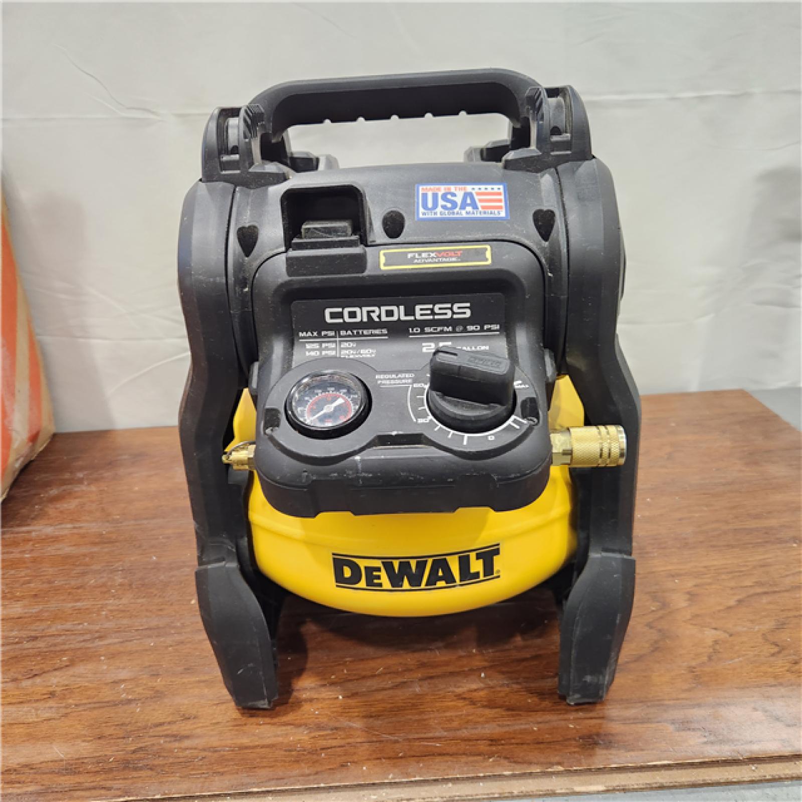 AS-IS DEWALT 20V MAX* 2-1/2 Gal. Brushless Cordless Air Compressor