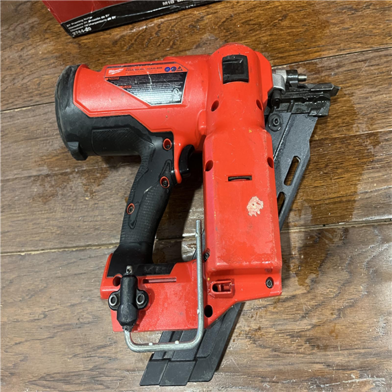 AS-IS - Milwaukee 2744-20 M18 FUEL 3-1/2 in. 18-Volt 21-Degree Lithium-Ion Brushless Cordless Framing Nailer (Tool-Only)