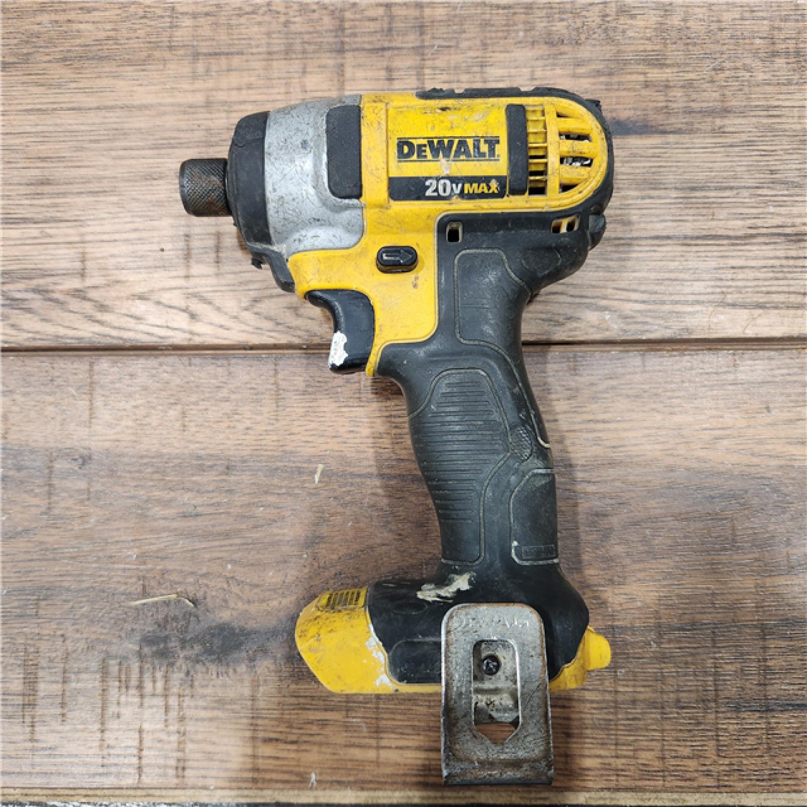 AS-IS DEWALT ATOMIC 20V MAX* Brushless Cordless Compact 1/4 in. Impact Driver Kit