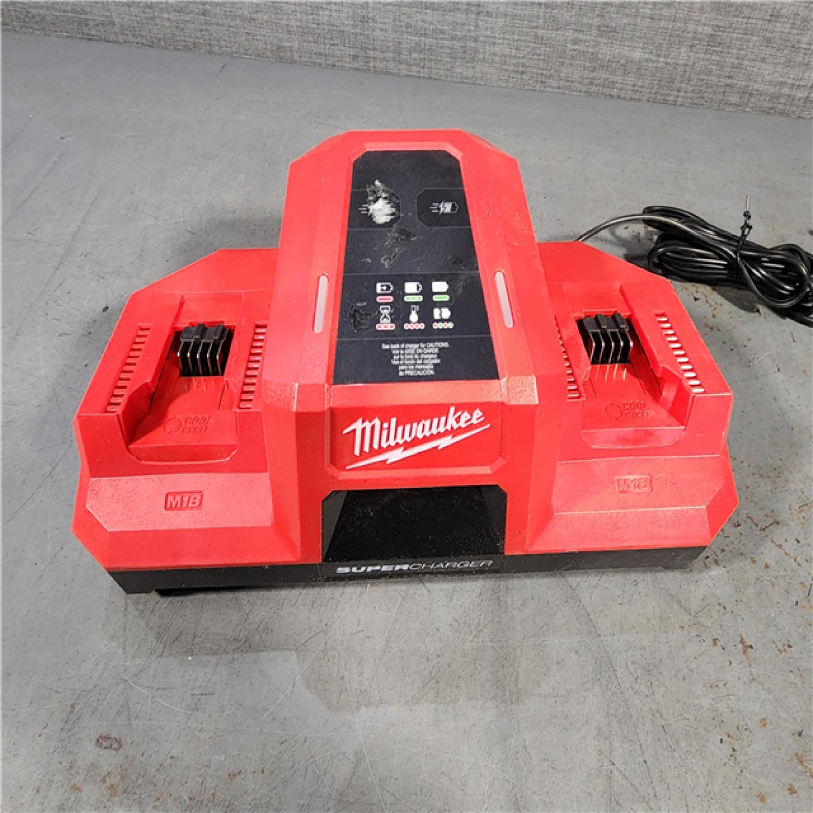 HOUSTON LOCATION - AS-IS Milwaukee 48-59-1815 M18 18V Dual Bay Simultaneous Super Charger