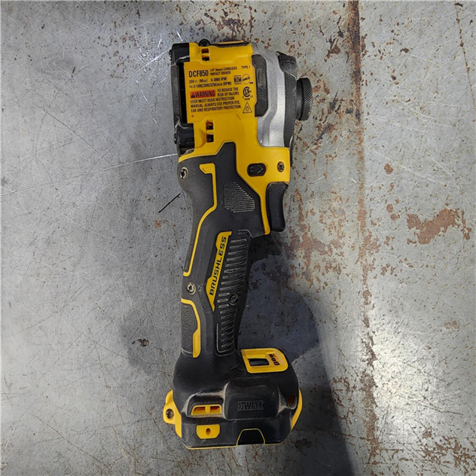 HOUSTON LOCATION - AS-IS DEWALT ATOMIC 20V MAX Lithium-Ion Cordless 1/4 in. Brushless Impact Driver Kit, 5 Ah Battery, Charger, and Bag