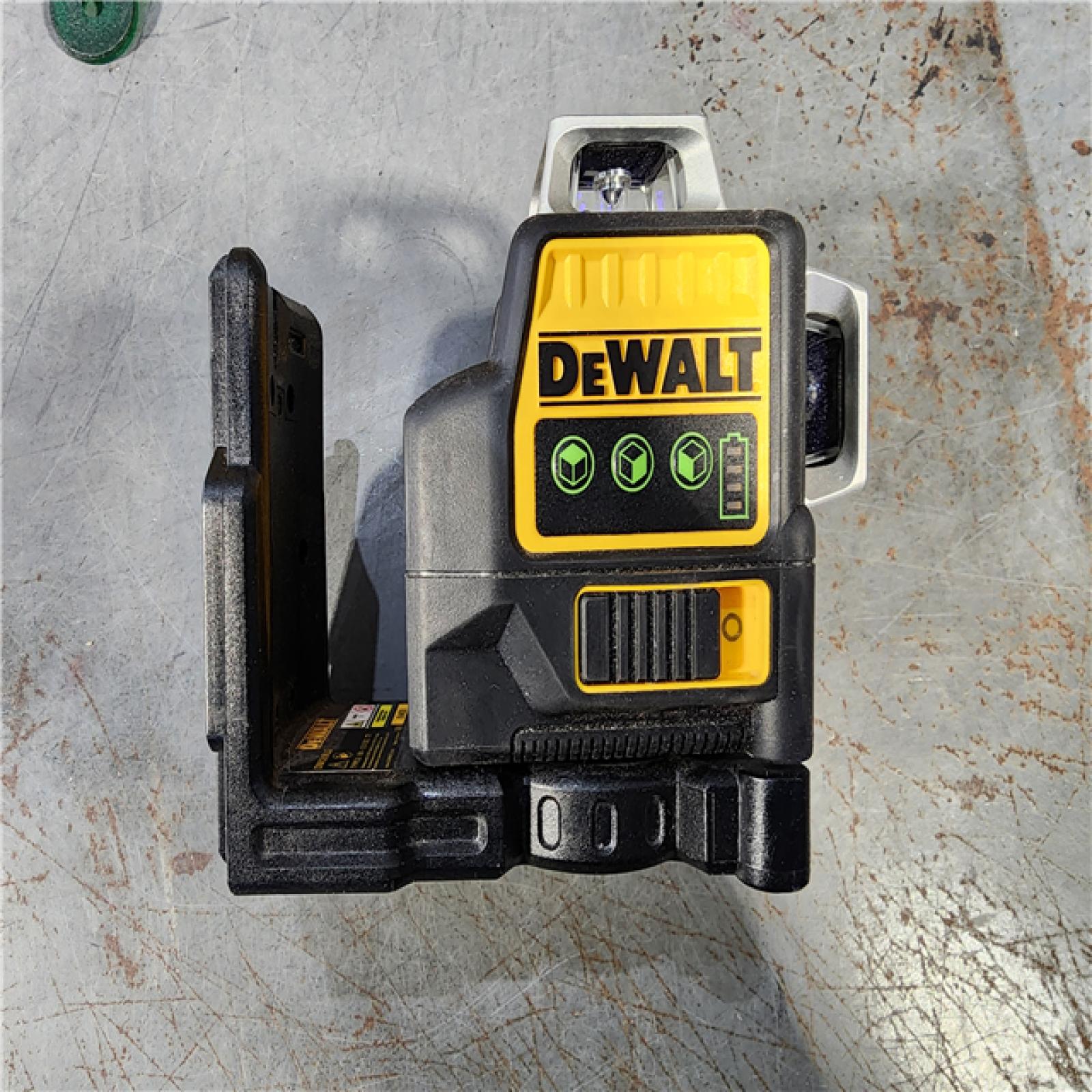 HOUSTON LOCATION - AS-IS DEWALT 12V MAX Lithium-Ion 100 Ft. Green Self-Leveling 3-Beam 360 Degree Laser Level with 2.0Ah Battery, Charger and Case