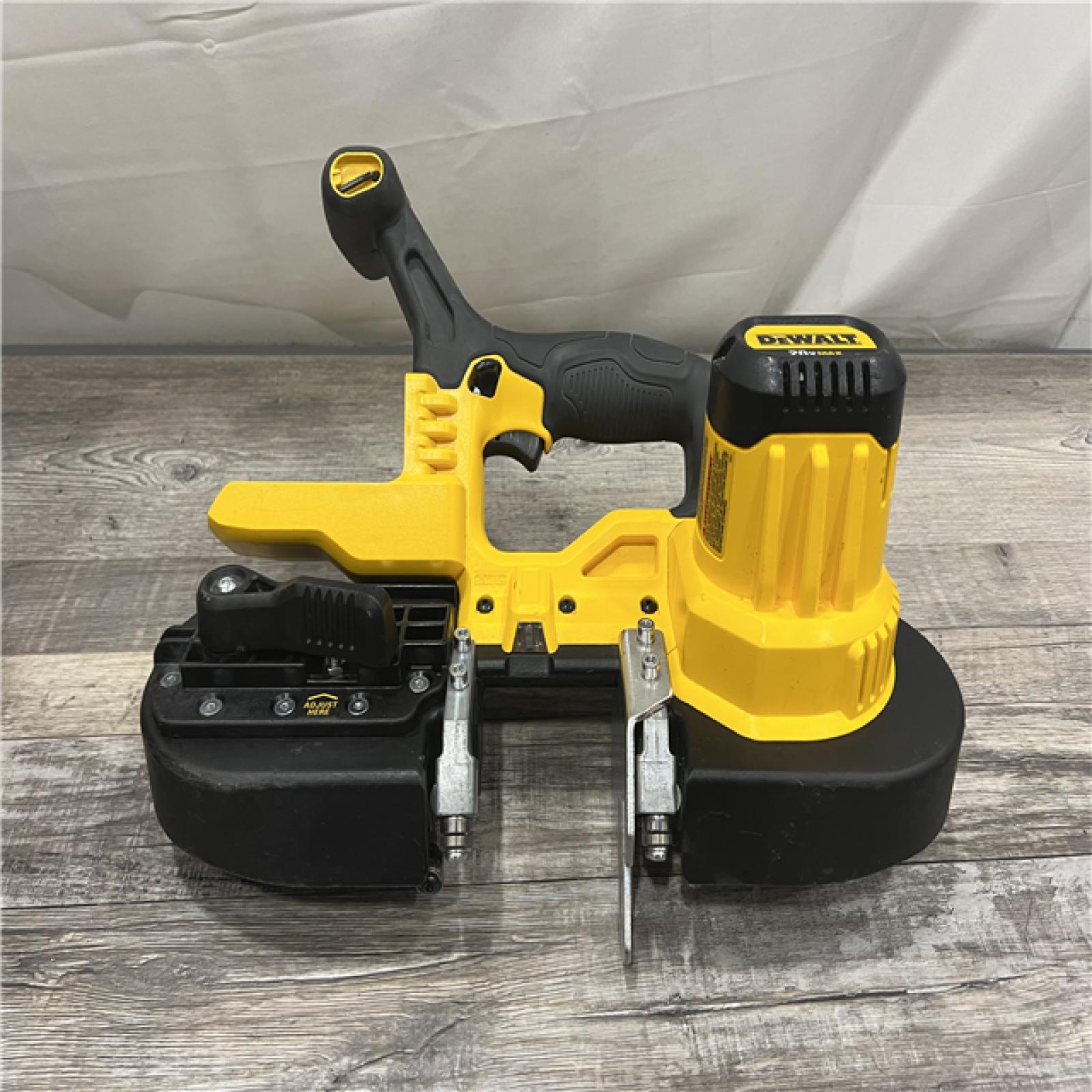 AS-IS DeWalt 20V MAX Cordless Lithium-Ion 15 in Band Saw (Tool Only)