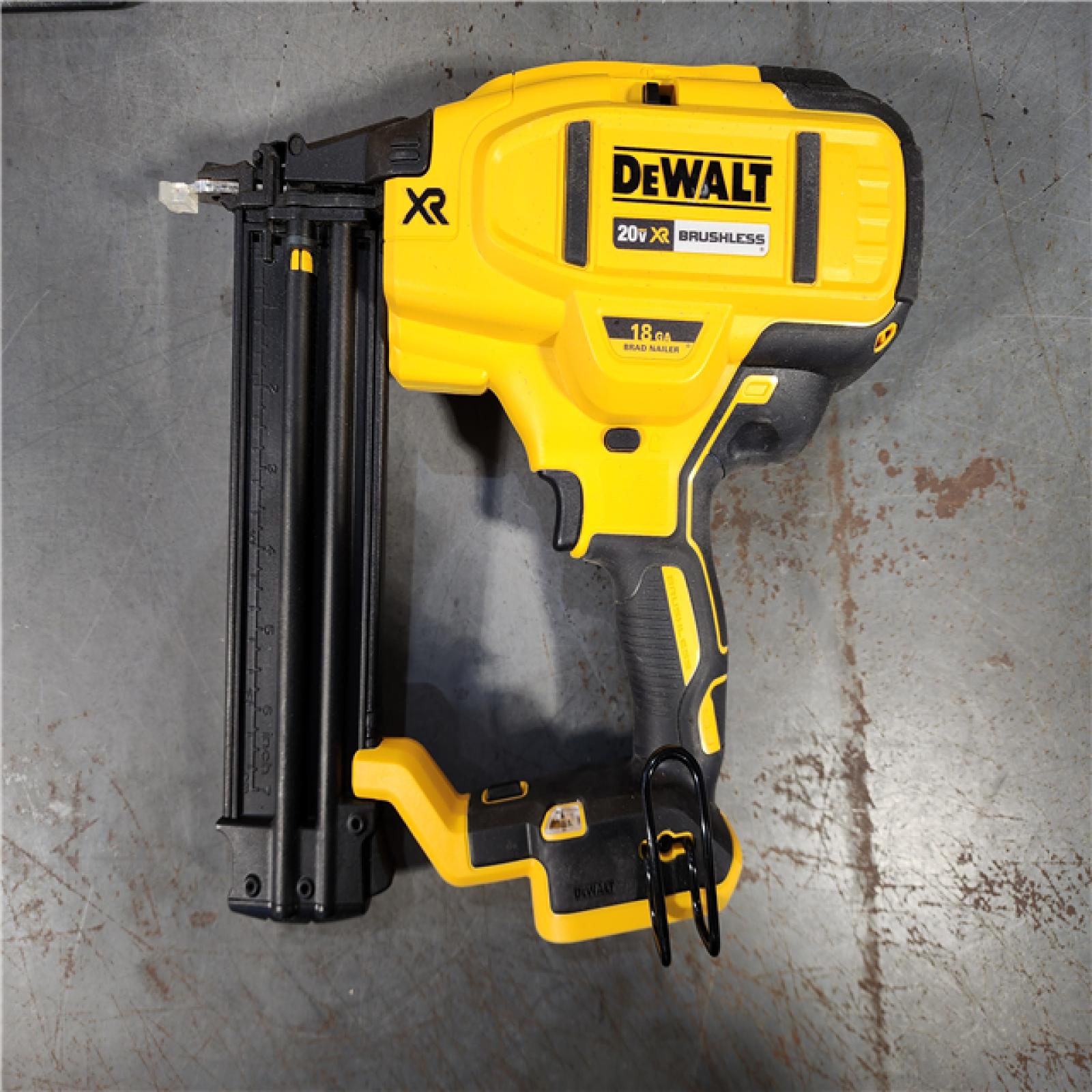 HOUSTON LOCATION - AS-IS DEWALT 20V MAX XR 18 Gauge Brad Nailer Kit