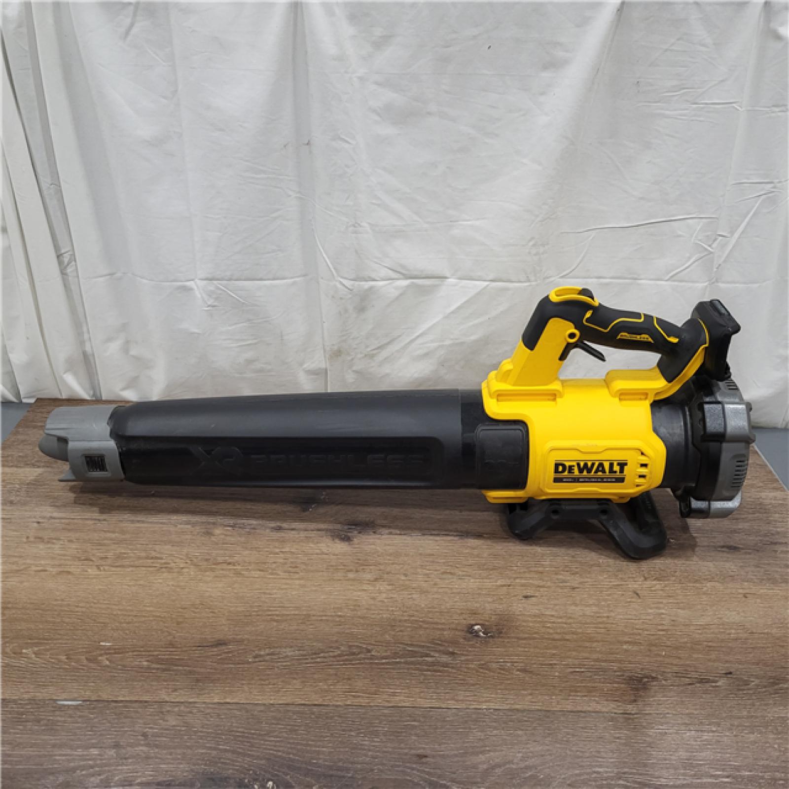 AS-IS DEWALT 20V MAX 125 MPH 450 CFM Brushless Cordless Battery Powered Blower (Tool Only)