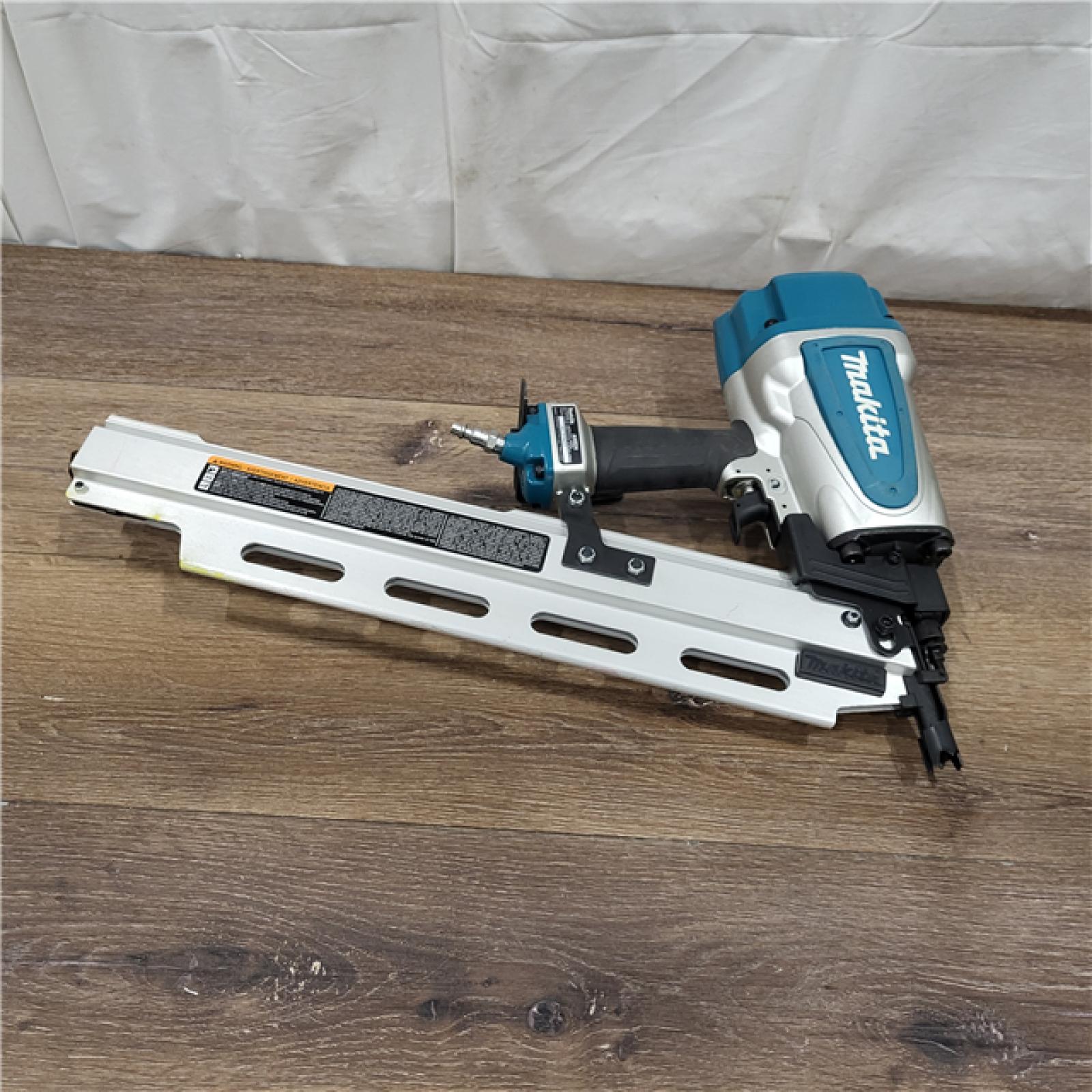 AS-IS Makita AN924 21 Full Round Head 3-1/2  Framing Nailer