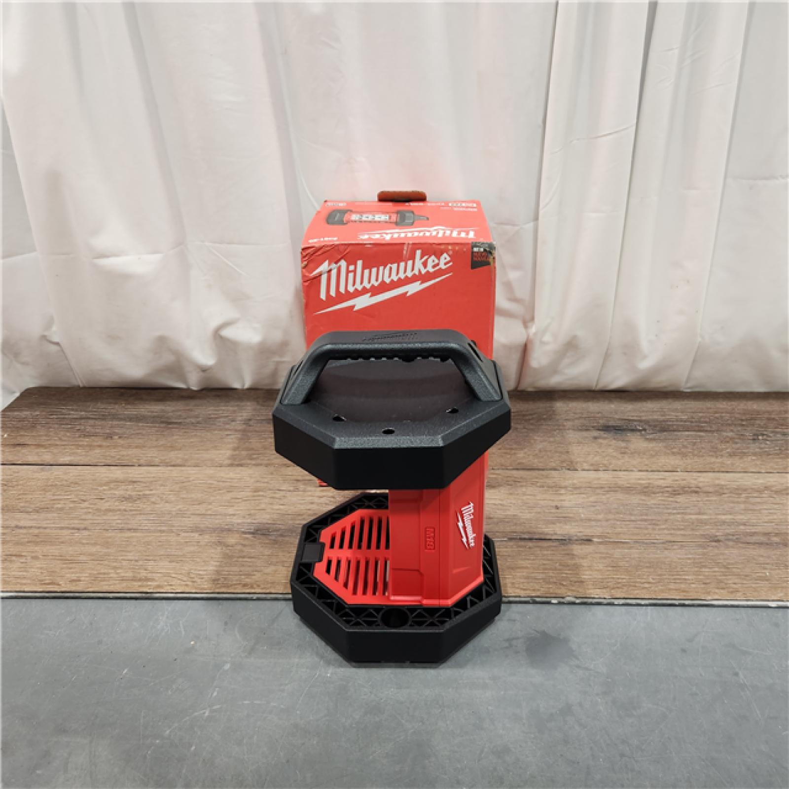 AS IS Milwaukee Cordless 1500 Lumens LED Flood Light (Tool-Only)