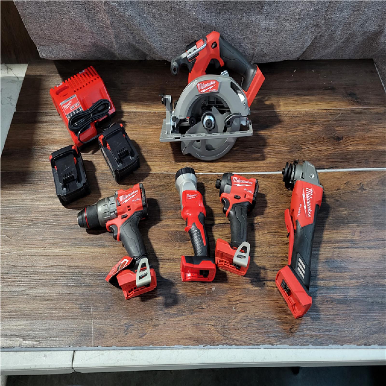 CALIFORNIA NEW MILWAUKEE M18 FUEL 5-TOOL COMBO KIT(BATTERIES,CHARGER,AND BAG INCLUDED)