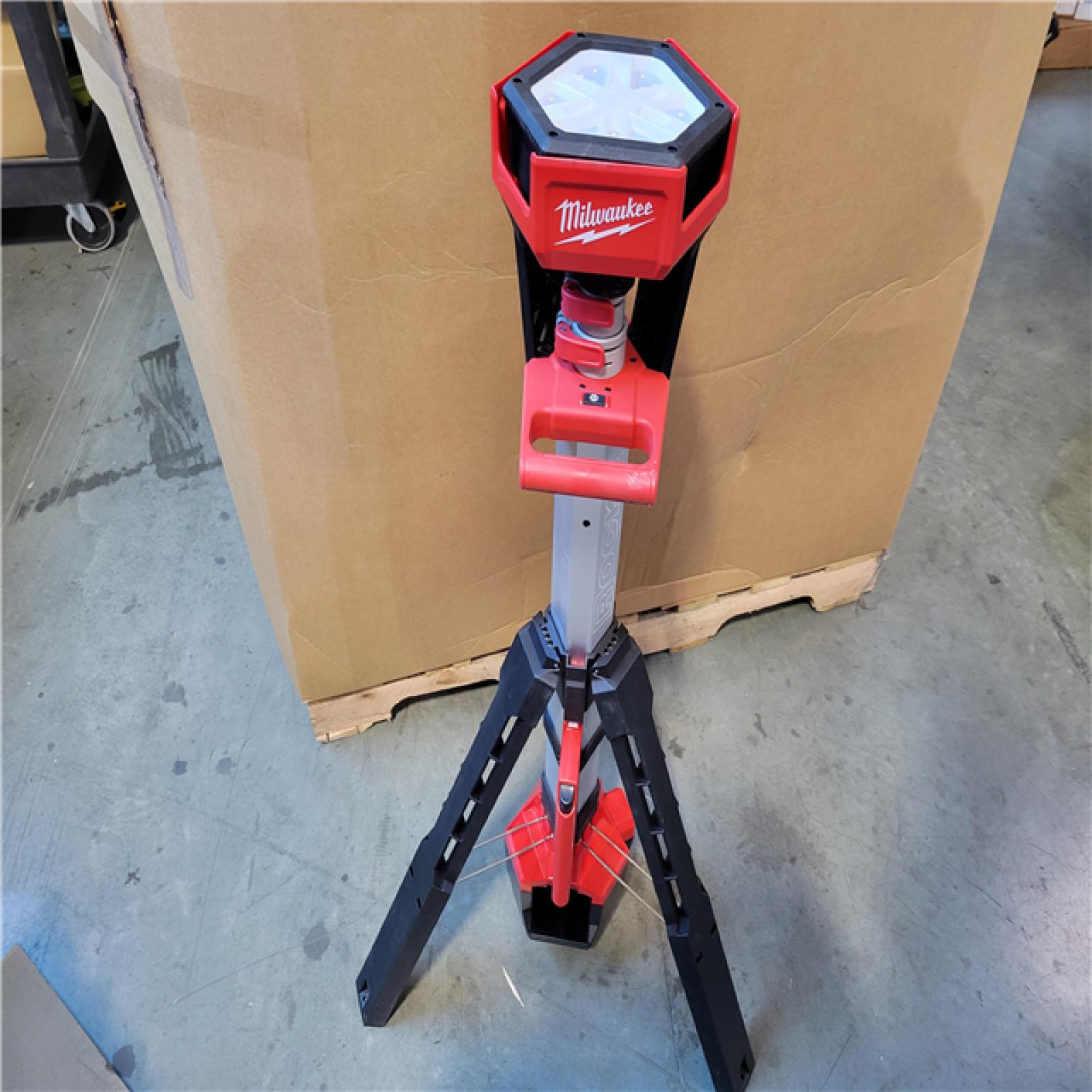 CALIFORNIA AS-IS MILWAUKEE ROCKET M18 DUAL POWER TOWER LIGHT(TOOL-ONLY)