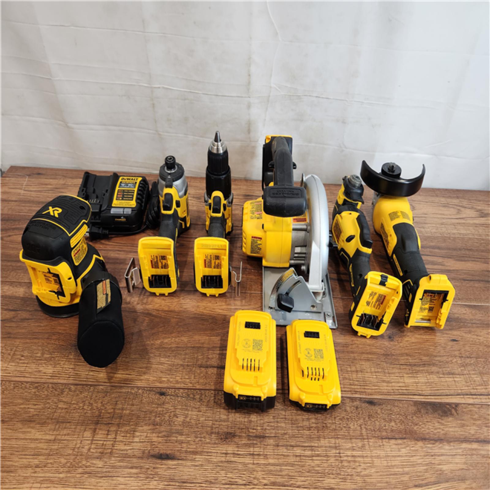 AS-IS DEWALT 20-Volt MAX ToughSystem Lithium-Ion 6-Tool Cordless Combo Kit