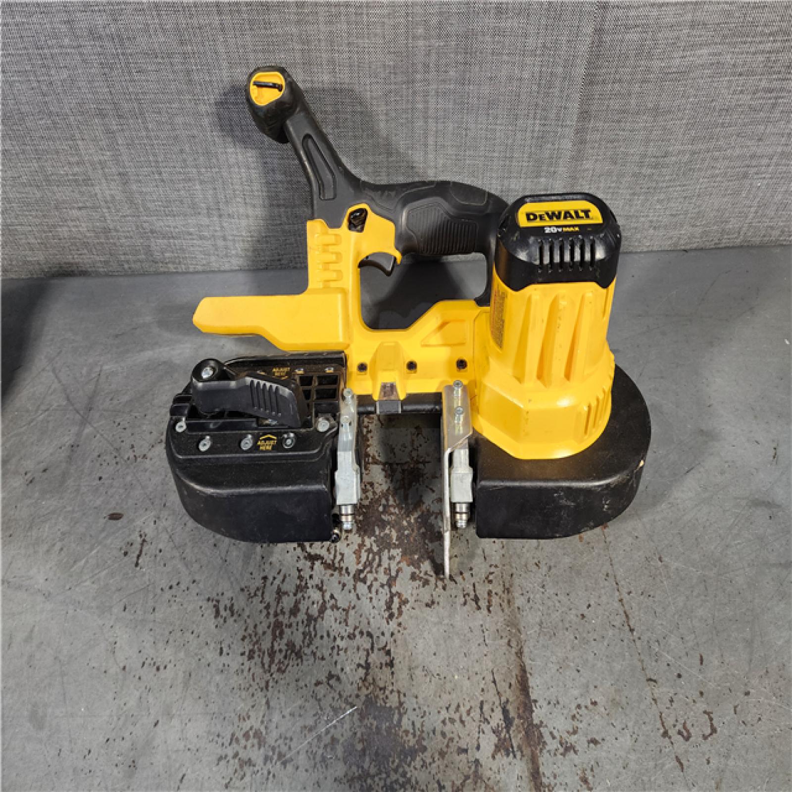 HOUSTON LOCATION - AS-IS DEWALT 2 TOOL COMBO KIT W/(2) BATTERY & CHARGER