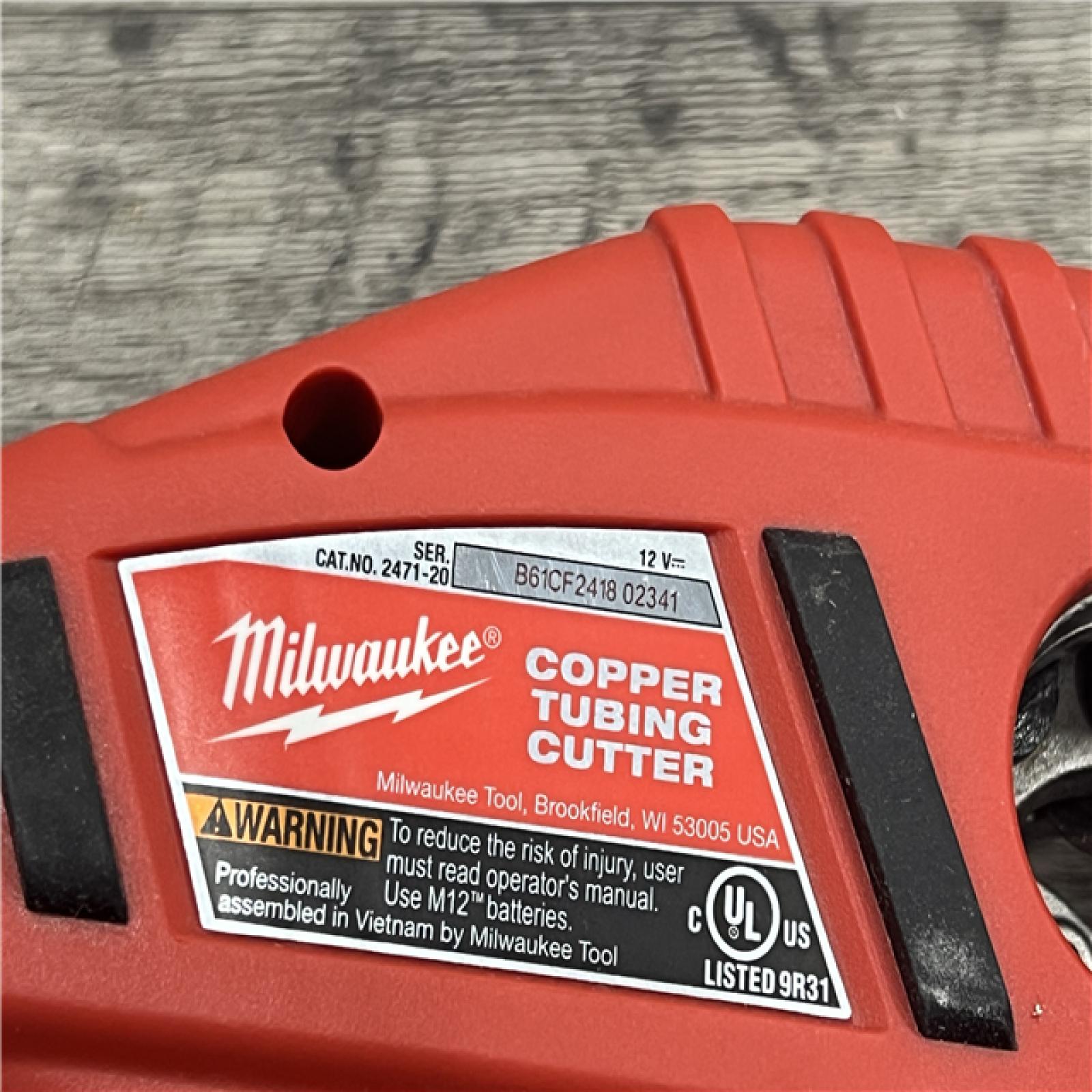 AS-IS MILWAUKEE M12 12V Lithium-Ion Cordless Copper Tubing Cutter (Tool-Only)