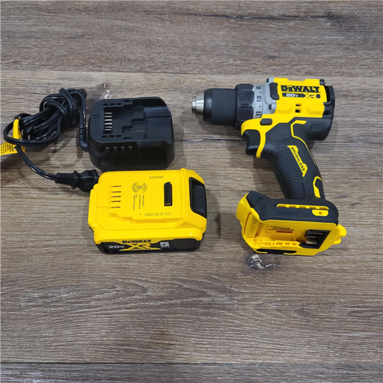 AS-IS DEWALT 20V MAX XR Brushless Cordless 1/2 Drill/Driver Kit