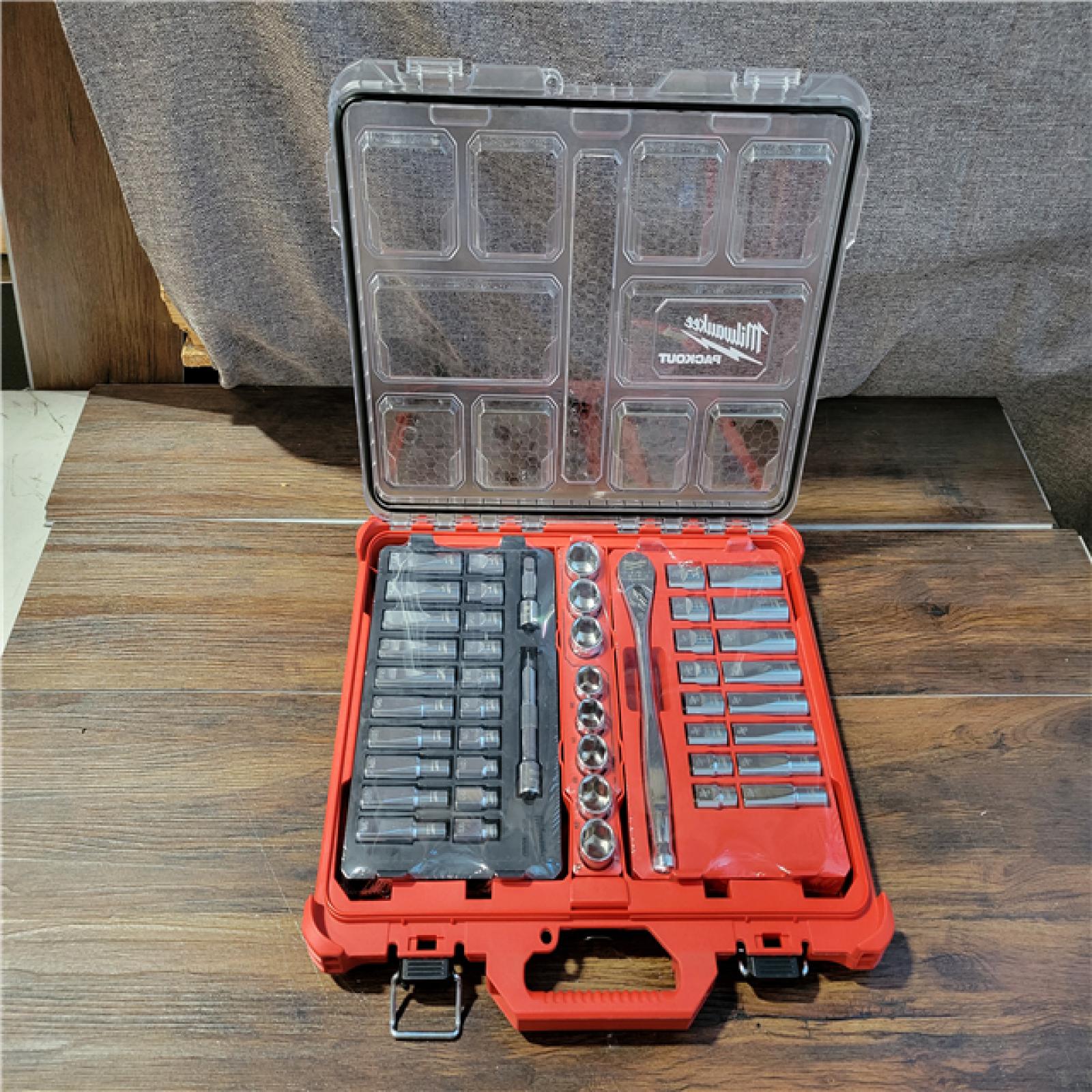 CALIFORNIA NEW MILWAUKEE 47PC 1/2 DRIVE METRIC &SAE RATCHET AND SOCKET SET W/ PACKOUT LOW-PROFILE ORGANIZER