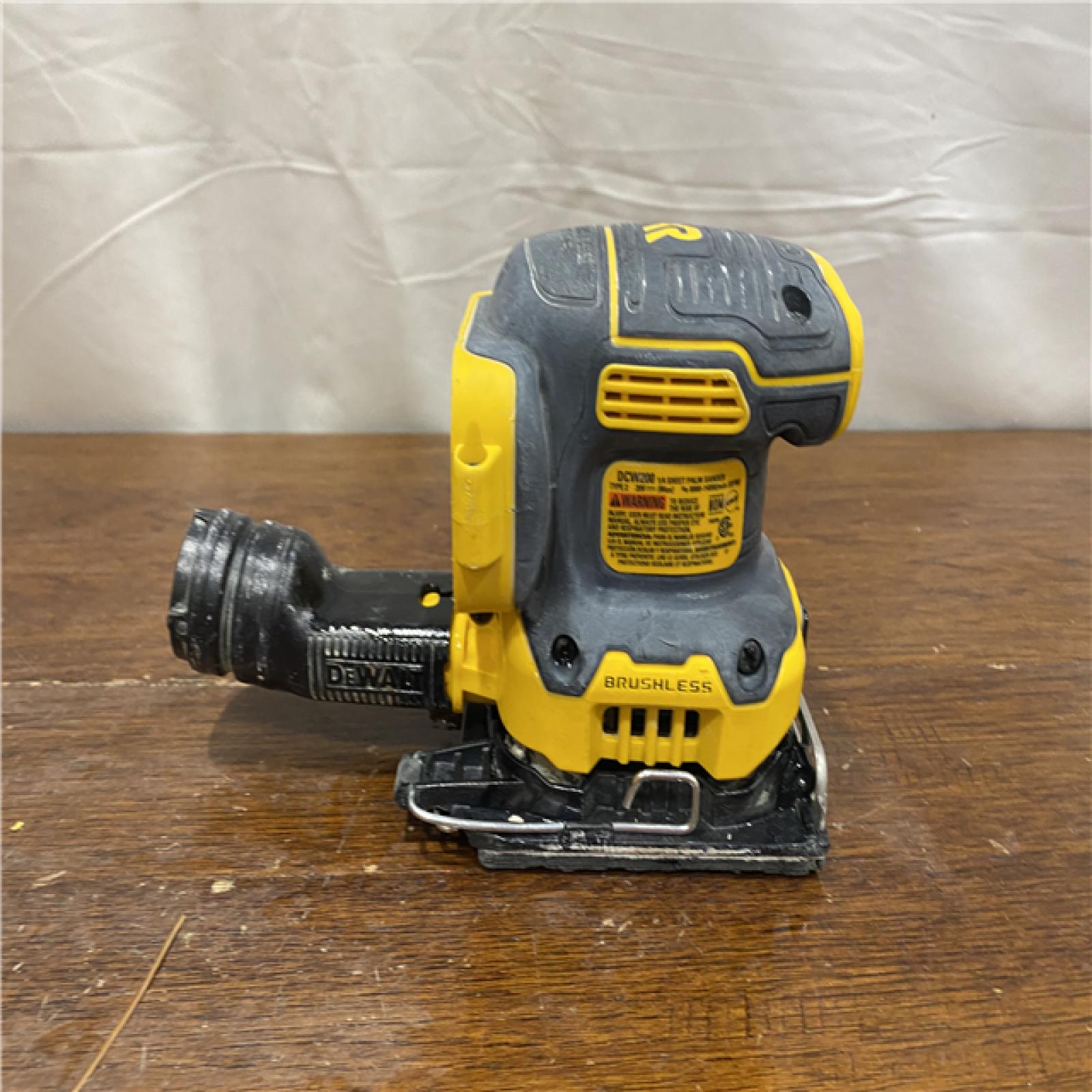 AS-ISDEWALT 20V MAX XR Brushless Cordless 1/4 Sheet Variable Speed Sander (Tool Only)