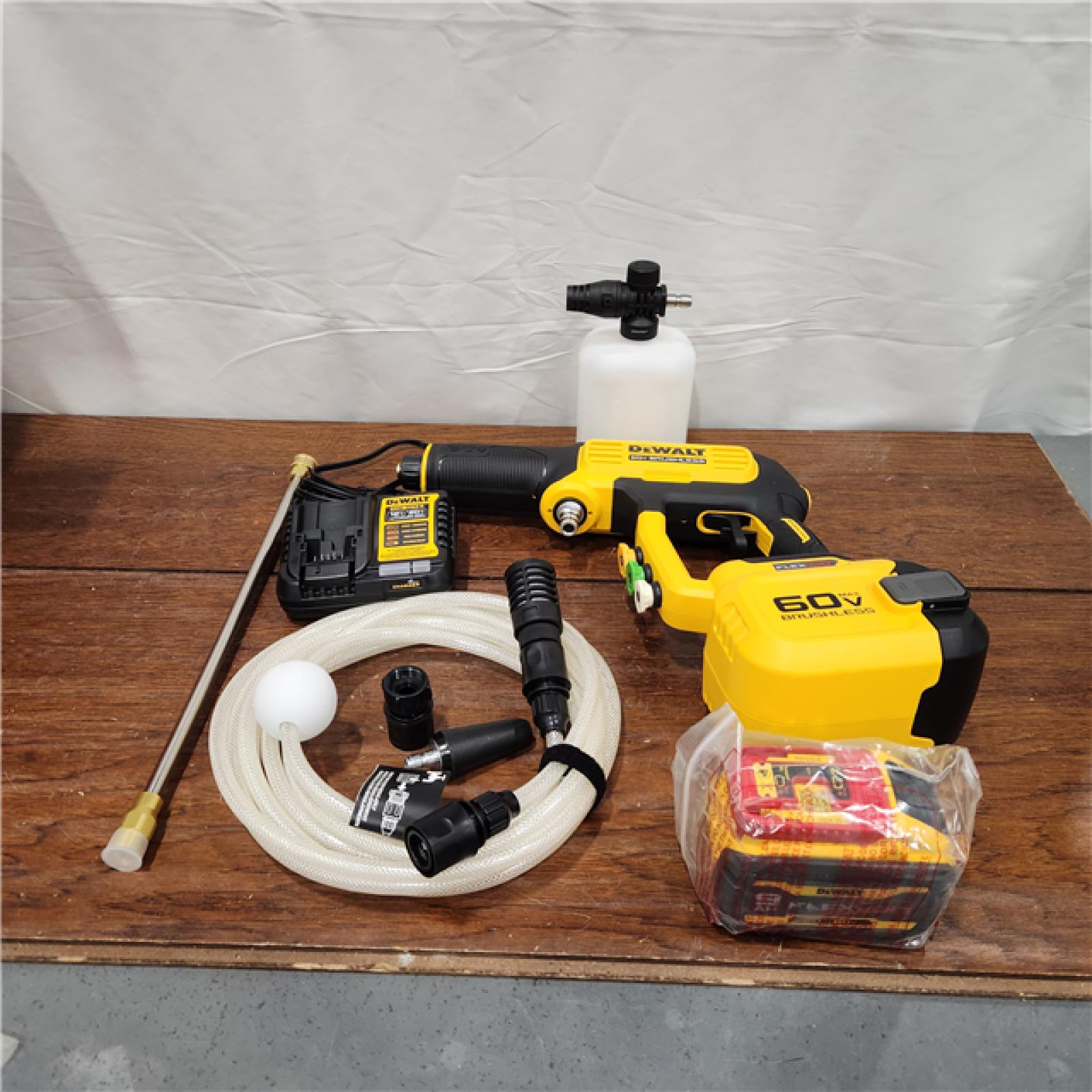 AS-IS DEWALT 60V MAX 1000 PSI Power Cleaner Kit