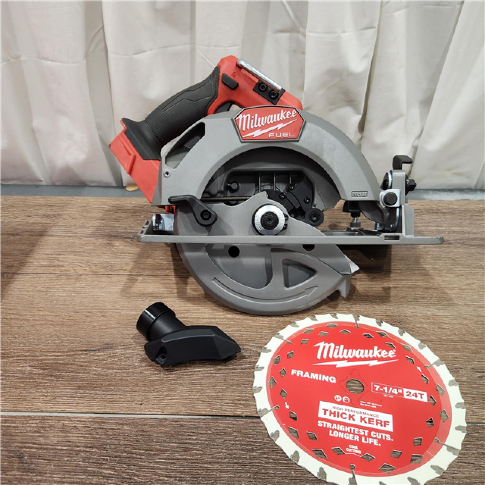 AS-IS Milwaukee M18 FUEL 18V Lithium-Ion Brushless Cordless 7-1/4 in. Circular Saw (Tool-Only)