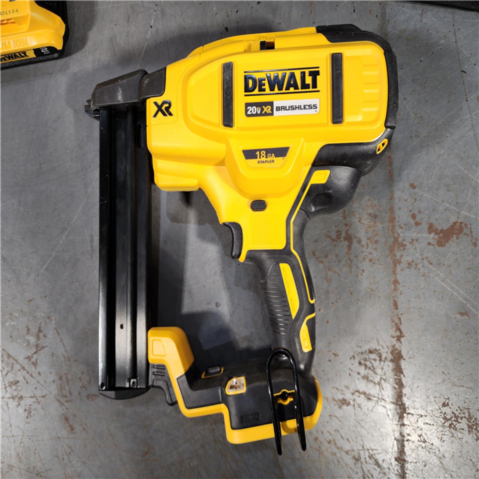 HOUSTON LOCATION - AS-IS DEWALT DCN681D1 20V 18Ga Stapler Kit