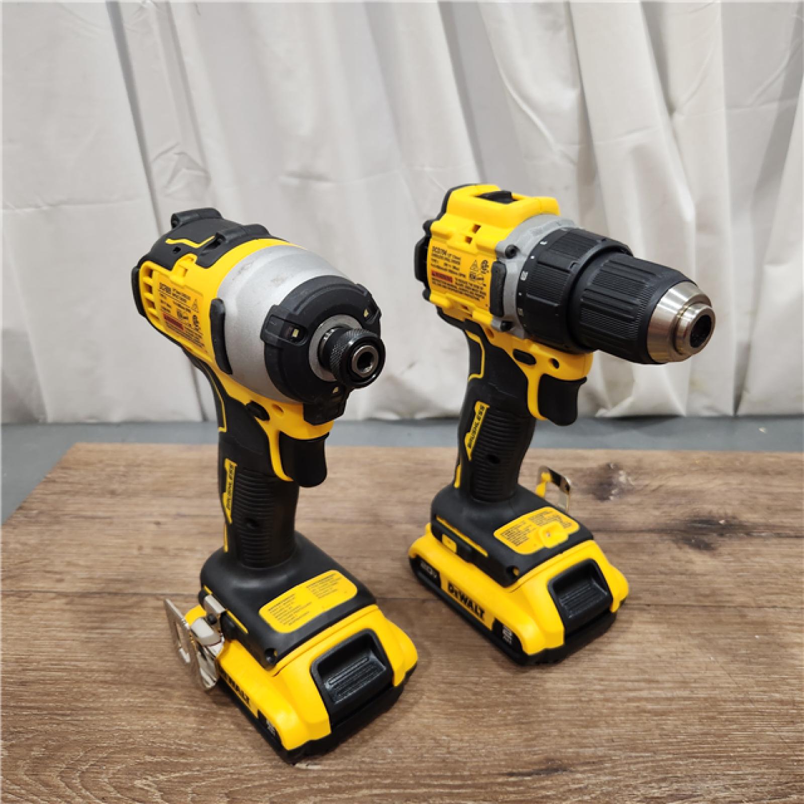 AS-IS DEWALT ATOMIC 20-Volt MAX Lithium-Ion Cordless Combo Kit (2-Tool) with (2) 2.0Ah Batteries, Charger and Bag