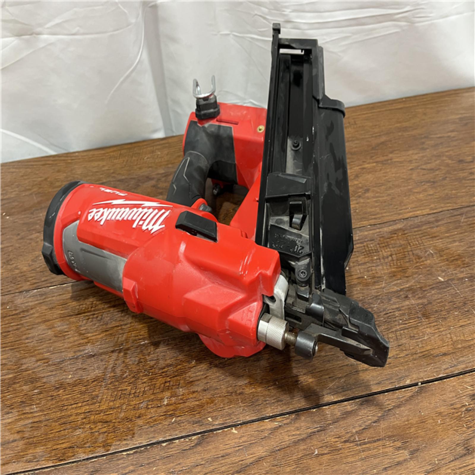 AS-ISMilwaukee 2744-20 M18 FUEL 21-Degree Cordless Framing Nailer (Tool Only)